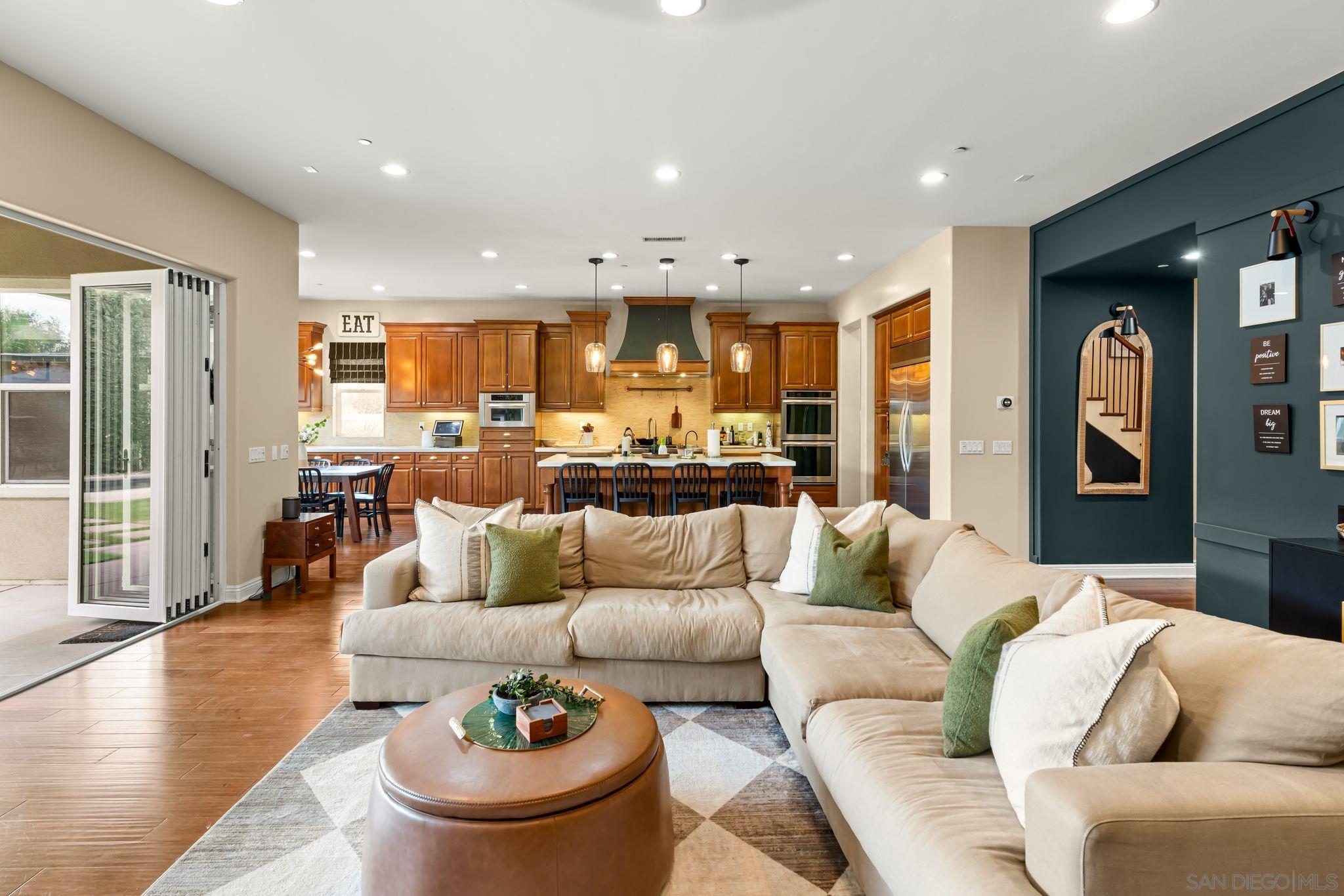 Detail Gallery Image 32 of 70 For 15740  Bacara Ct, San Diego,  CA 92131 - 6 Beds | 4/1 Baths