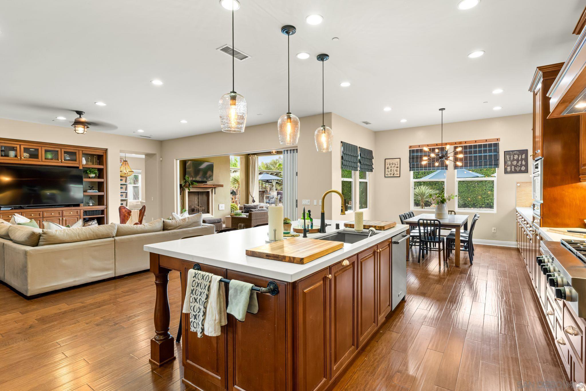 Detail Gallery Image 34 of 70 For 15740  Bacara Ct, San Diego,  CA 92131 - 6 Beds | 4/1 Baths