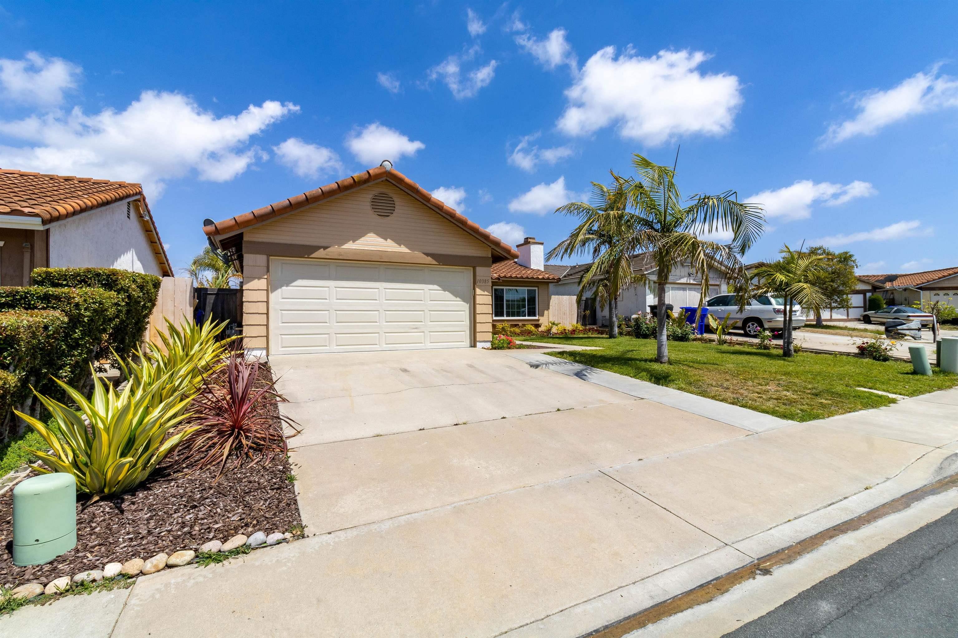 Detail Gallery Image 2 of 15 For 10385  Cheviot Ct, San Diego,  CA 92126 - 3 Beds | 2 Baths