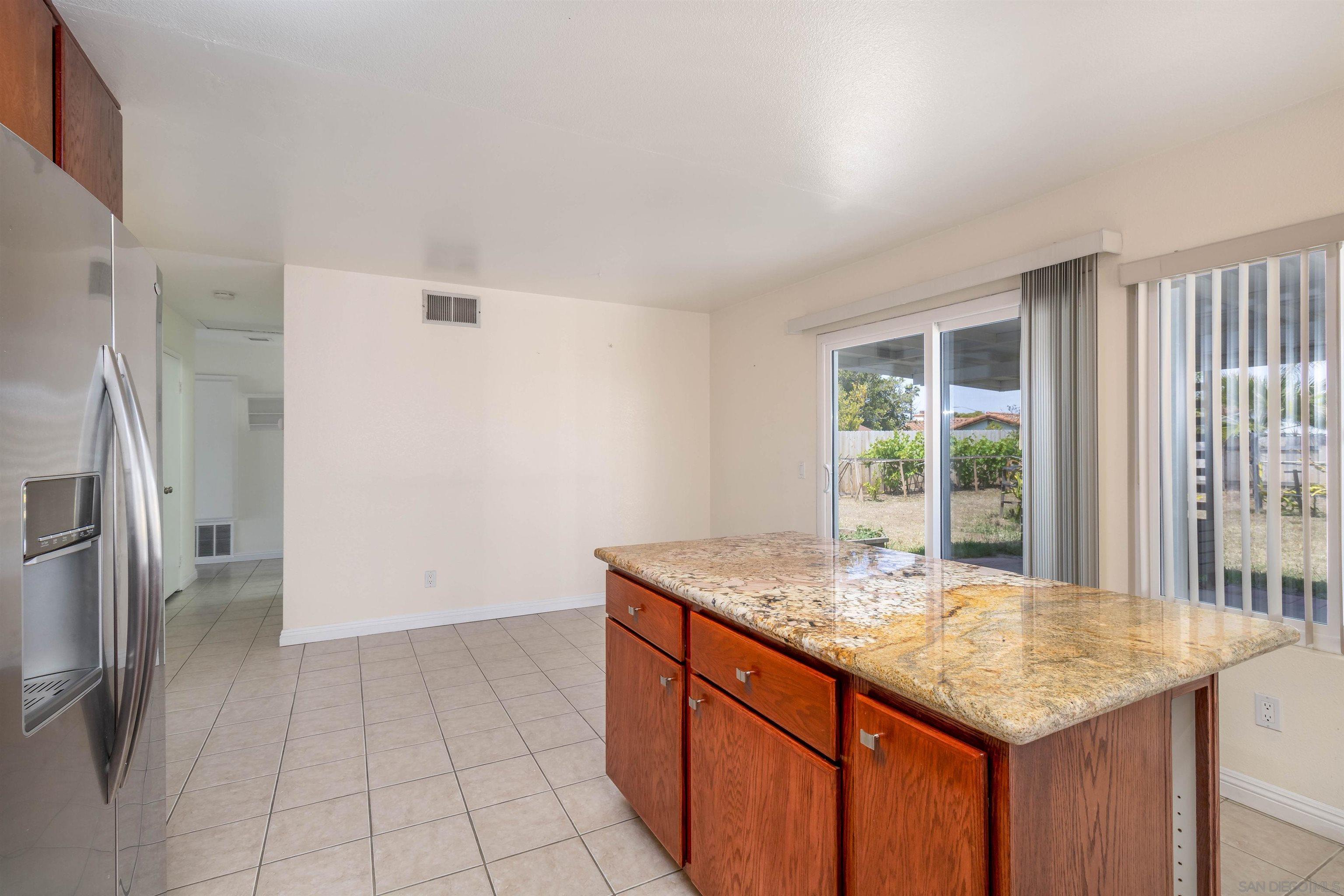 Detail Gallery Image 6 of 15 For 10385  Cheviot Ct, San Diego,  CA 92126 - 3 Beds | 2 Baths