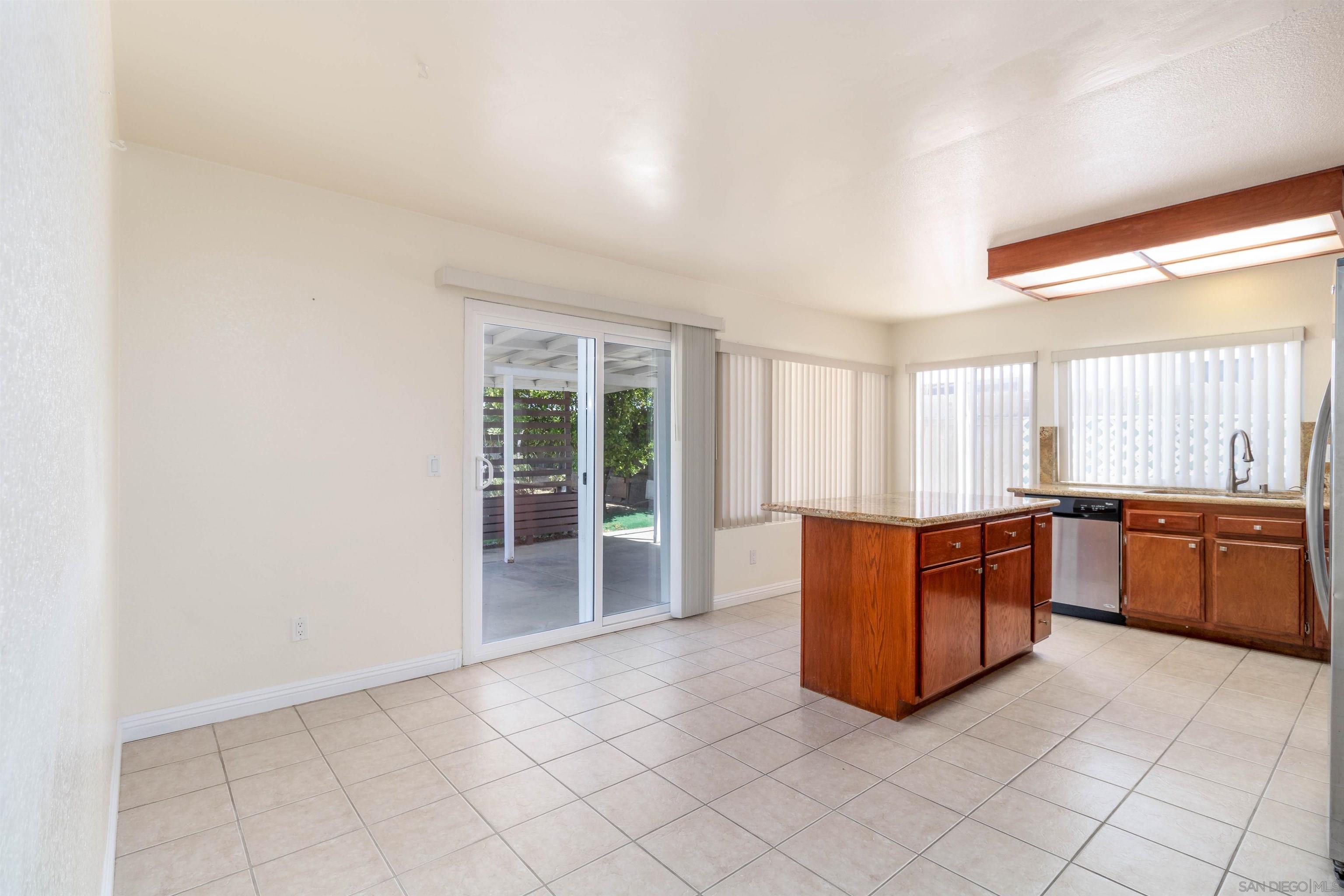 Detail Gallery Image 8 of 15 For 10385  Cheviot Ct, San Diego,  CA 92126 - 3 Beds | 2 Baths