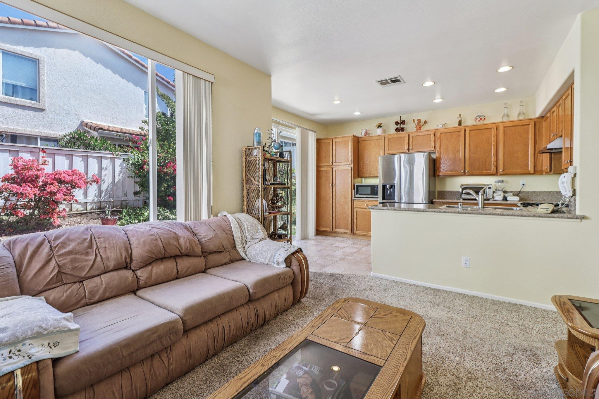Detail Gallery Image 2 of 43 For 9468  Compass Point Dr S  #3,  San Diego,  CA 92126 - 3 Beds | 2/1 Baths