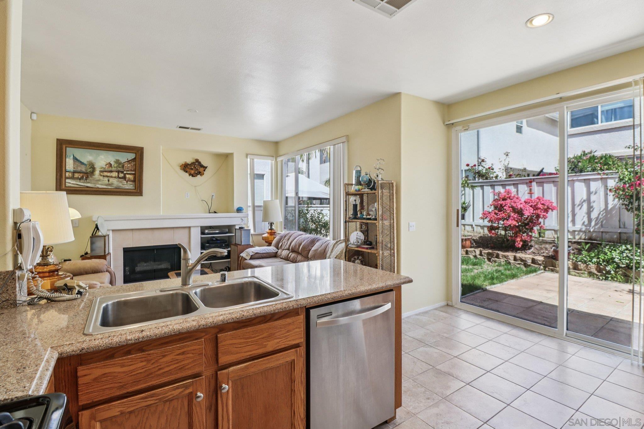 Detail Gallery Image 16 of 43 For 9468  Compass Point Dr S  #3,  San Diego,  CA 92126 - 3 Beds | 2/1 Baths
