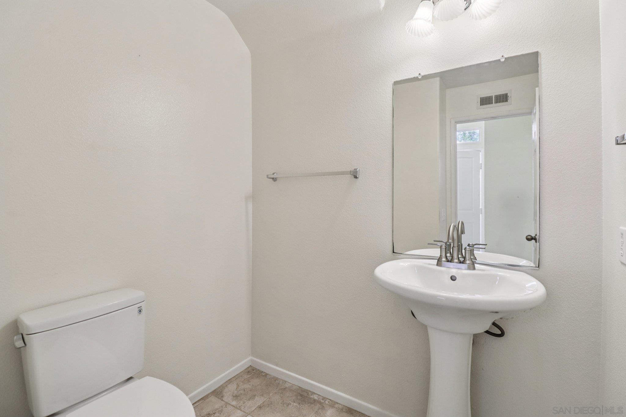 Detail Gallery Image 20 of 43 For 9468  Compass Point Dr S  #3,  San Diego,  CA 92126 - 3 Beds | 2/1 Baths