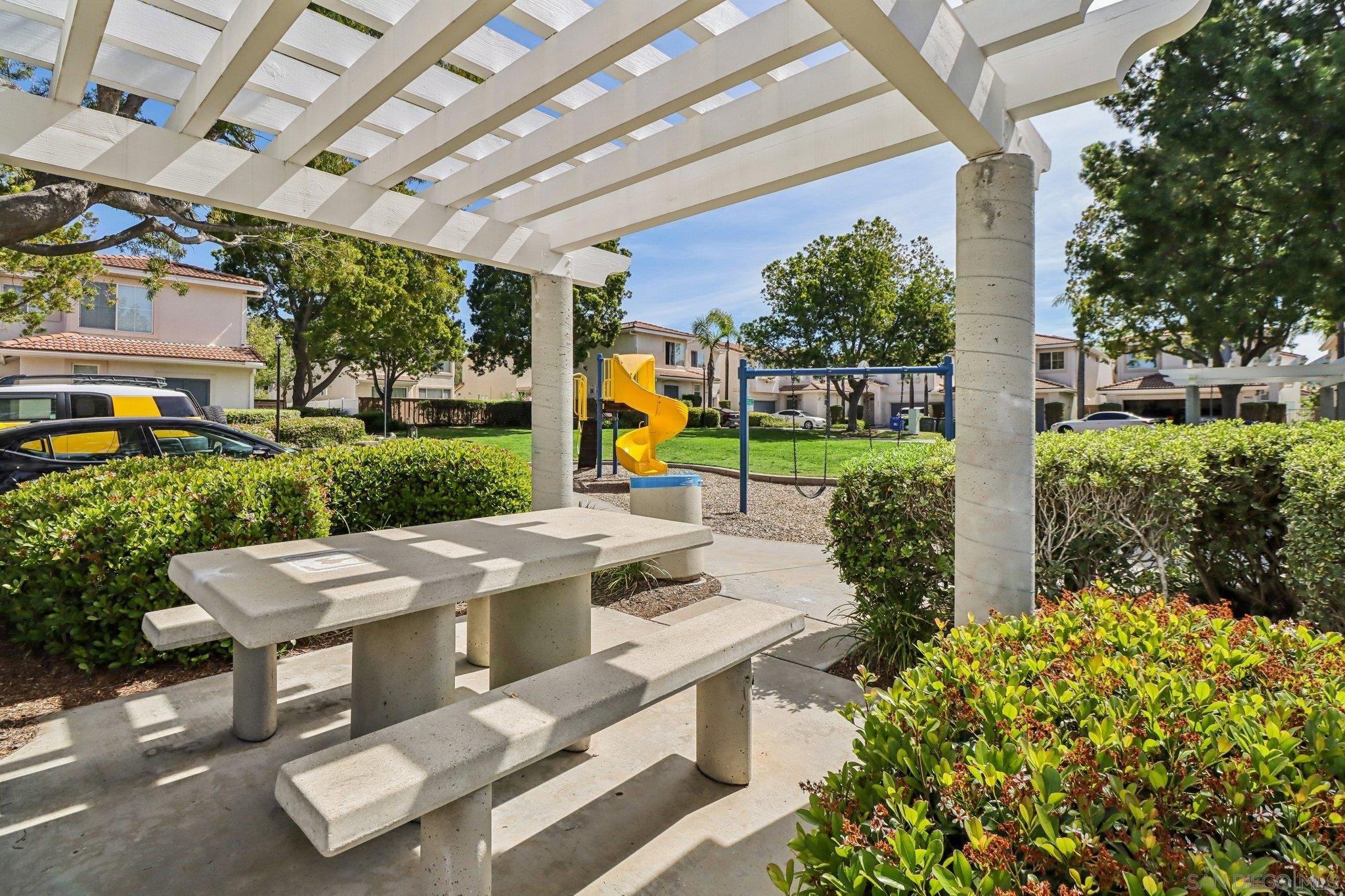 Detail Gallery Image 33 of 43 For 9468  Compass Point Dr S  #3,  San Diego,  CA 92126 - 3 Beds | 2/1 Baths