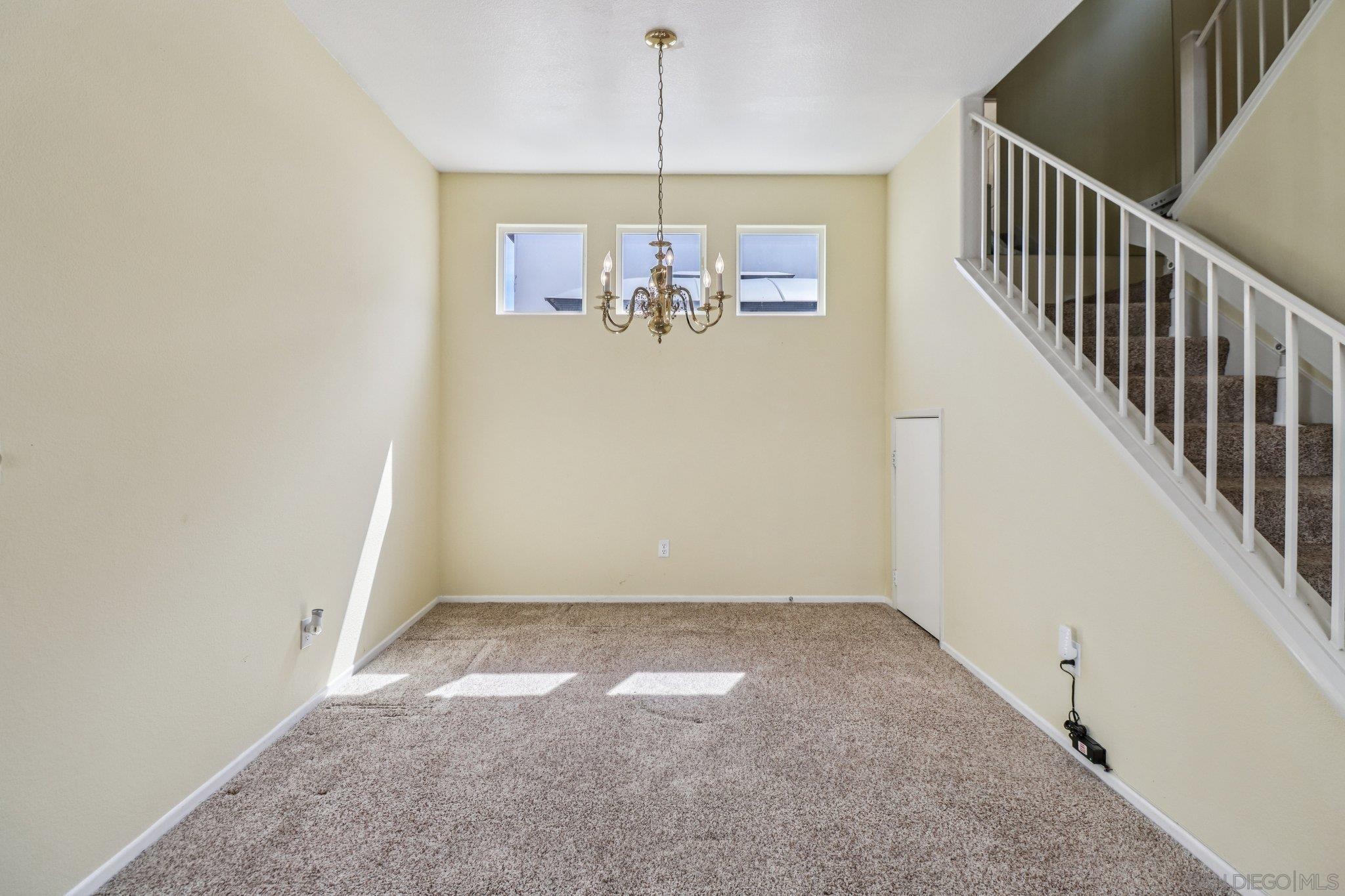 Detail Gallery Image 10 of 43 For 9468  Compass Point Dr S  #3,  San Diego,  CA 92126 - 3 Beds | 2/1 Baths