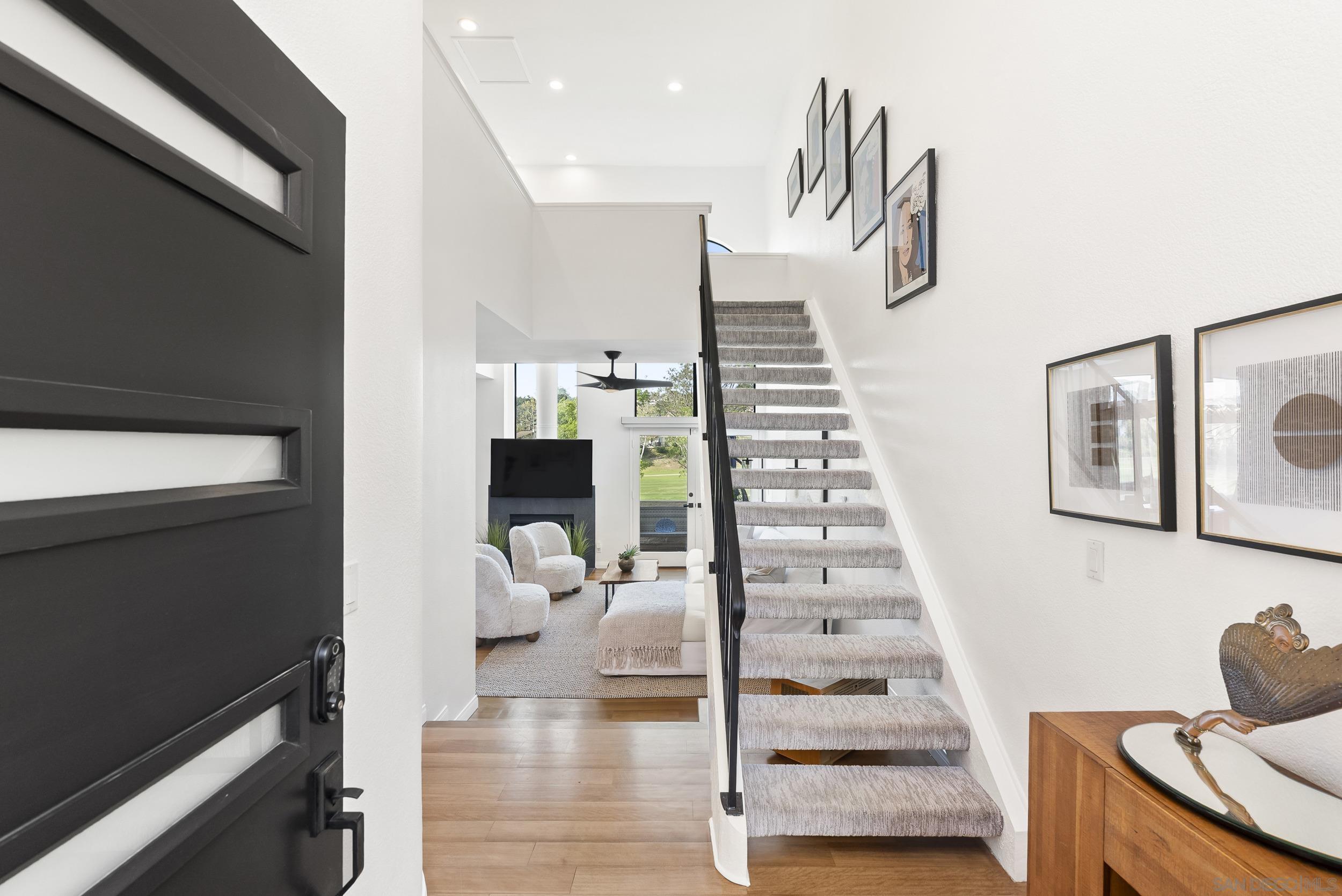 Detail Gallery Image 3 of 21 For 530  San Andres, Solana Beach,  CA 92075 - 2 Beds | 2/1 Baths