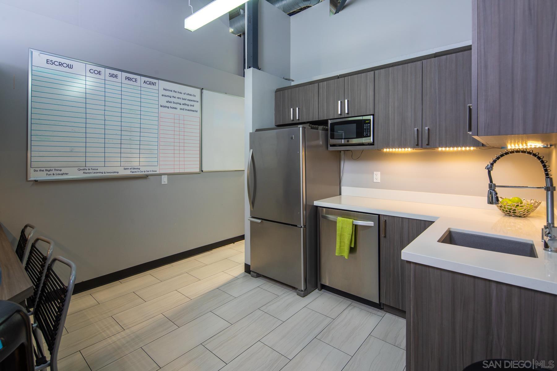 Detail Gallery Image 23 of 32 For 875  G St, San Diego,  CA 92101 - – Beds | – Baths