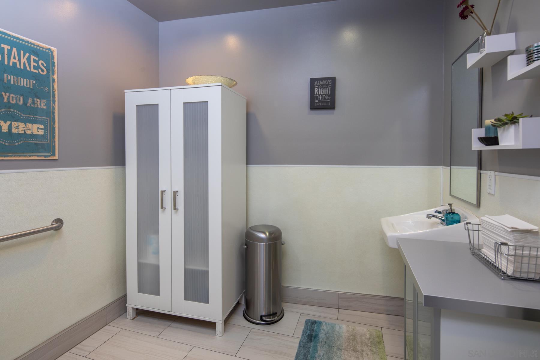 Detail Gallery Image 24 of 32 For 875  G St, San Diego,  CA 92101 - – Beds | – Baths