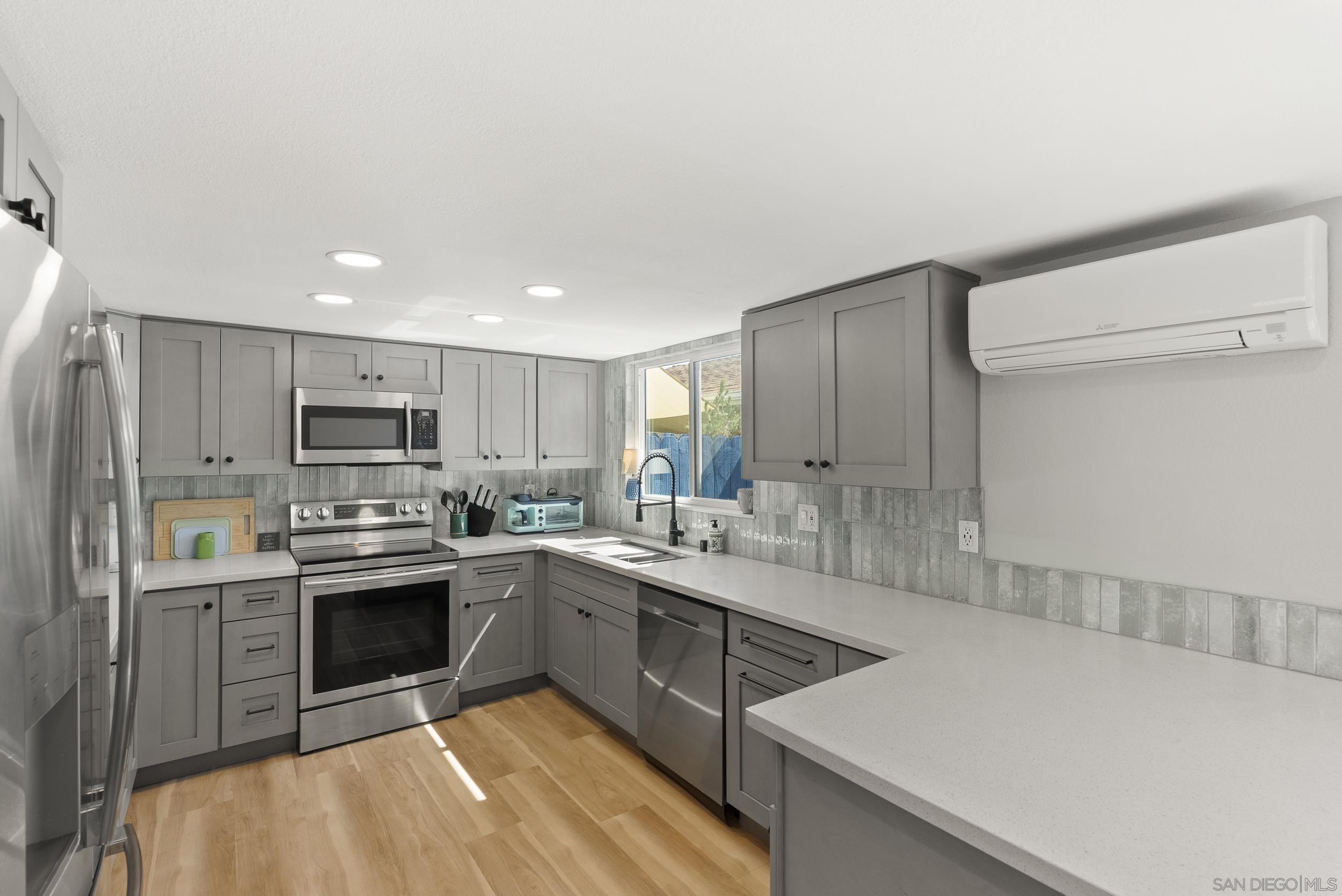 Detail Gallery Image 7 of 45 For 4790  70th St  #6,  La Mesa,  CA 91942 - 2 Beds | 2/1 Baths