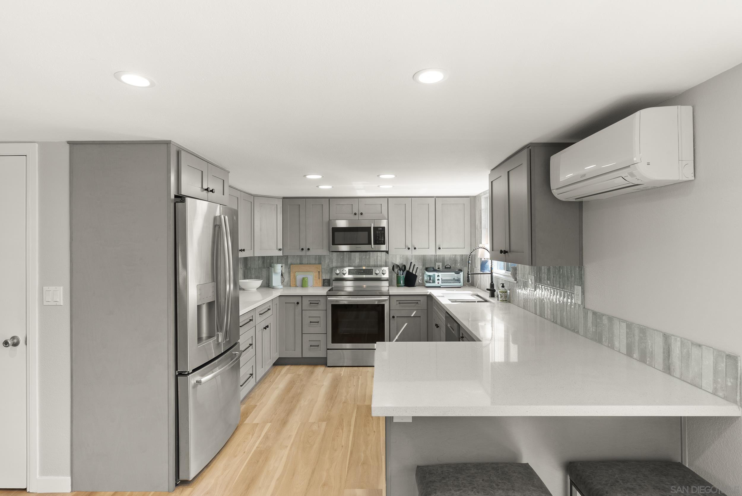 Detail Gallery Image 7 of 45 For 4790  70th St  #6,  La Mesa,  CA 91942 - 2 Beds | 2/1 Baths