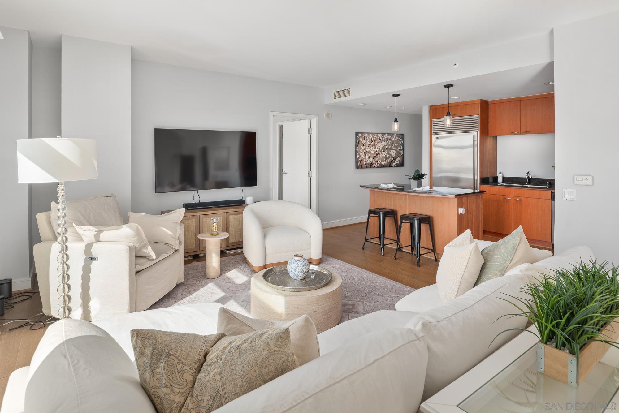 Detail Gallery Image 11 of 49 For 645  Front St  #606,  San Diego,  CA 92101 - 2 Beds | 2/1 Baths