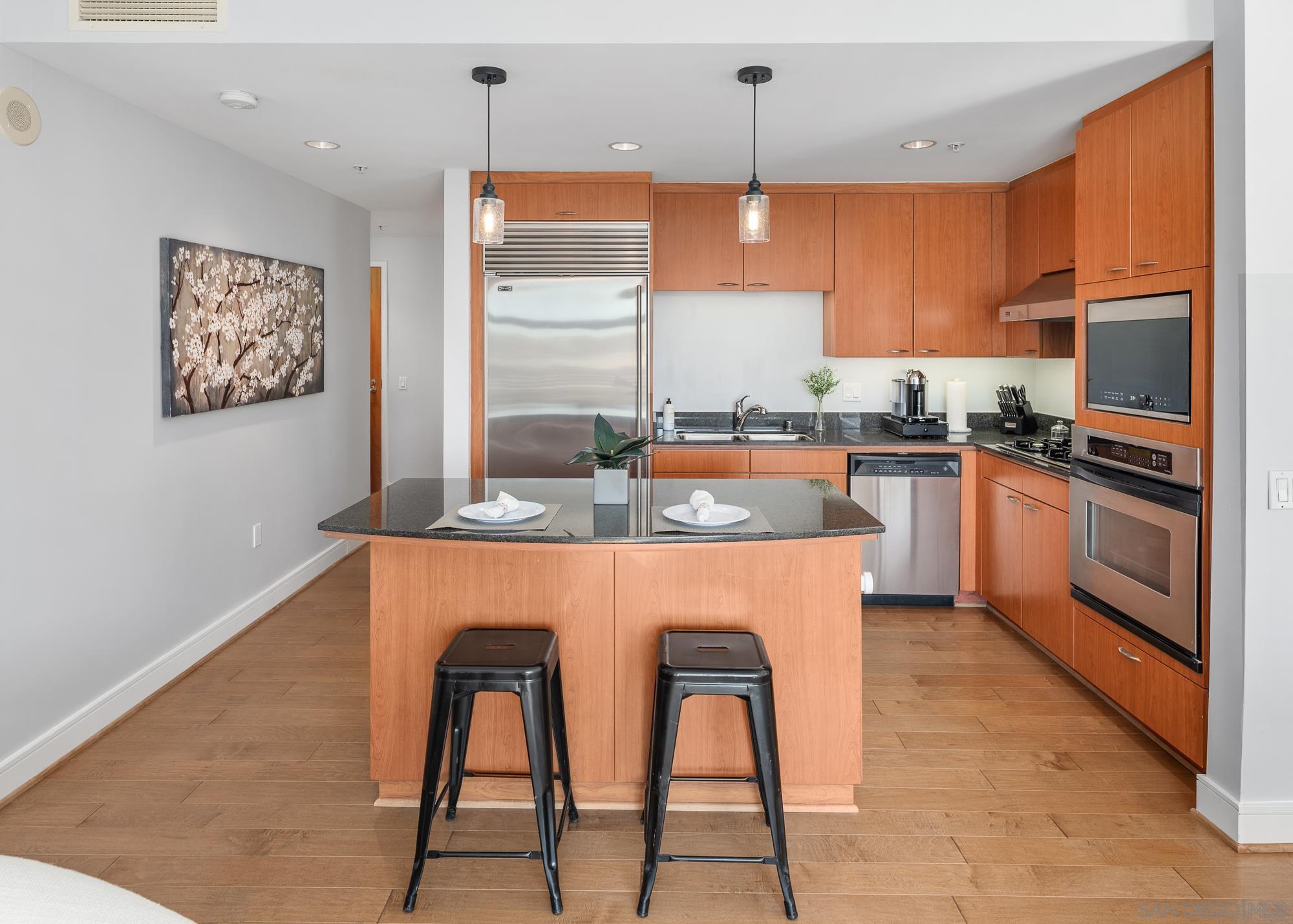 Detail Gallery Image 12 of 49 For 645  Front St  #606,  San Diego,  CA 92101 - 2 Beds | 2/1 Baths