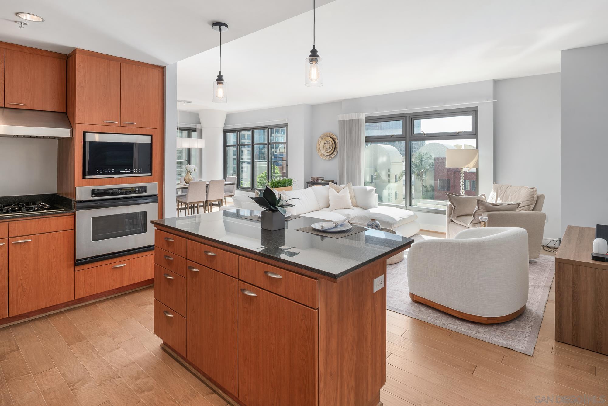 Detail Gallery Image 15 of 49 For 645  Front St  #606,  San Diego,  CA 92101 - 2 Beds | 2/1 Baths