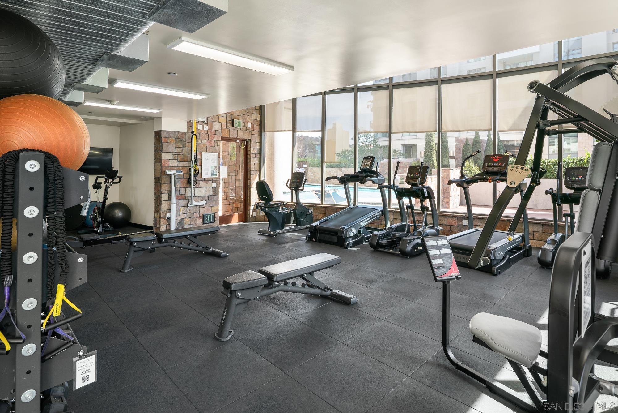 Detail Gallery Image 28 of 49 For 645  Front St  #606,  San Diego,  CA 92101 - 2 Beds | 2/1 Baths