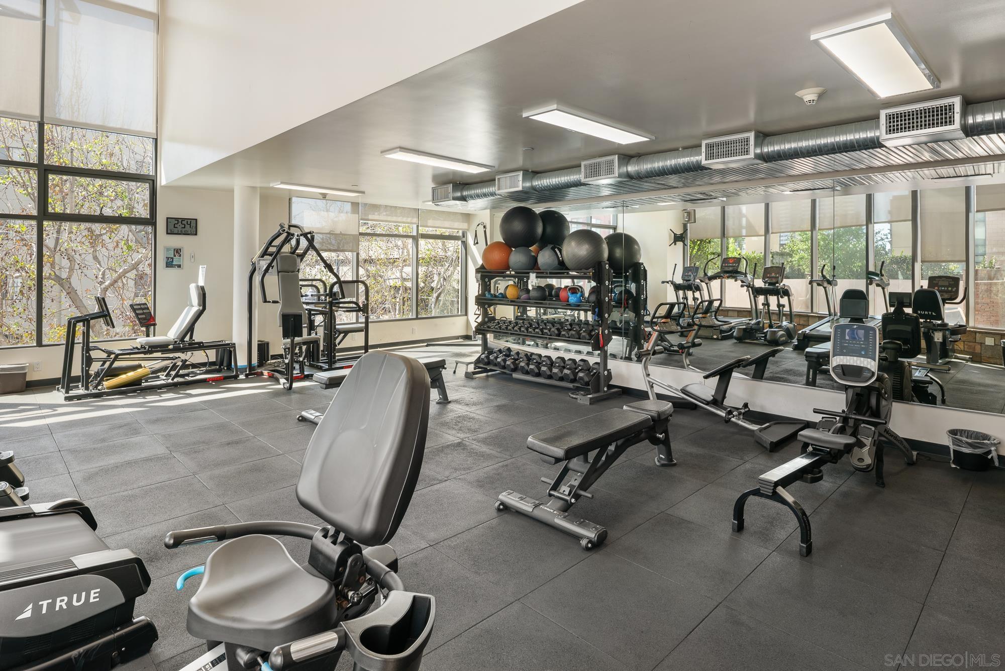 Detail Gallery Image 29 of 49 For 645  Front St  #606,  San Diego,  CA 92101 - 2 Beds | 2/1 Baths