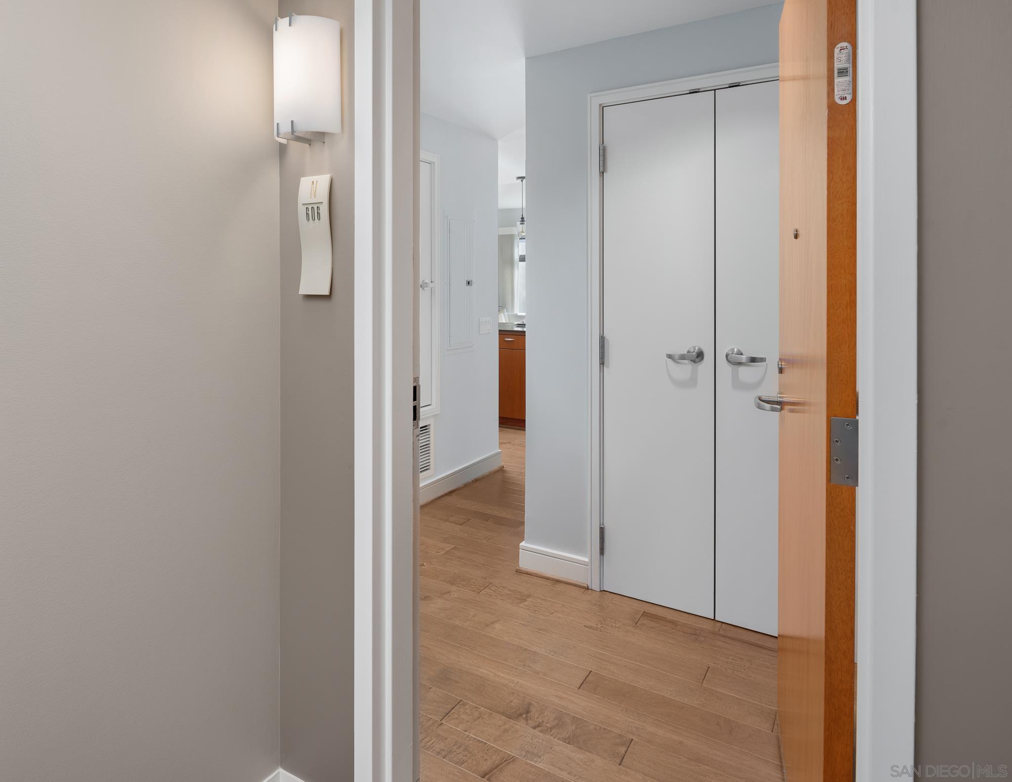 Detail Gallery Image 5 of 49 For 645  Front St  #606,  San Diego,  CA 92101 - 2 Beds | 2/1 Baths