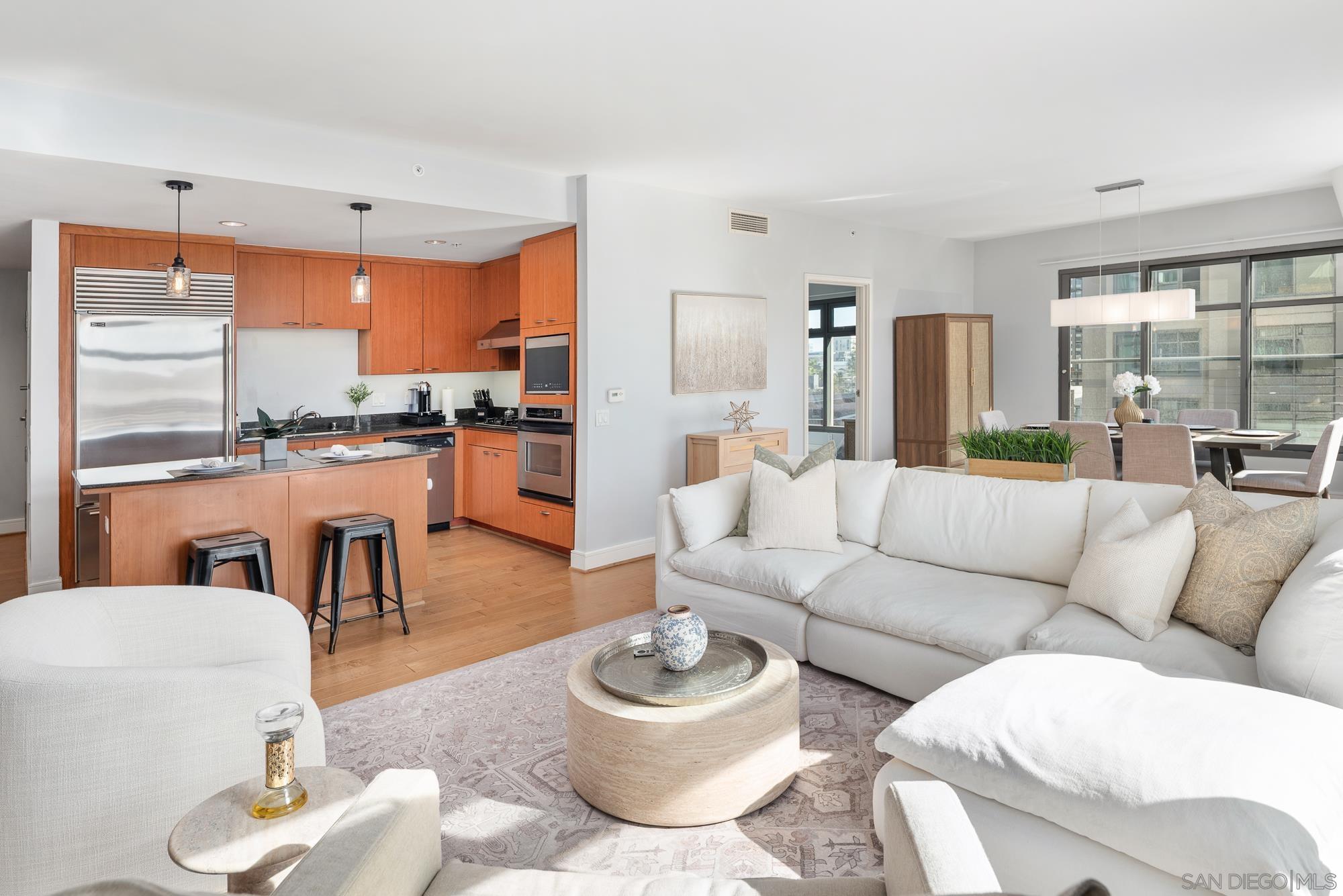 Detail Gallery Image 7 of 49 For 645  Front St  #606,  San Diego,  CA 92101 - 2 Beds | 2/1 Baths