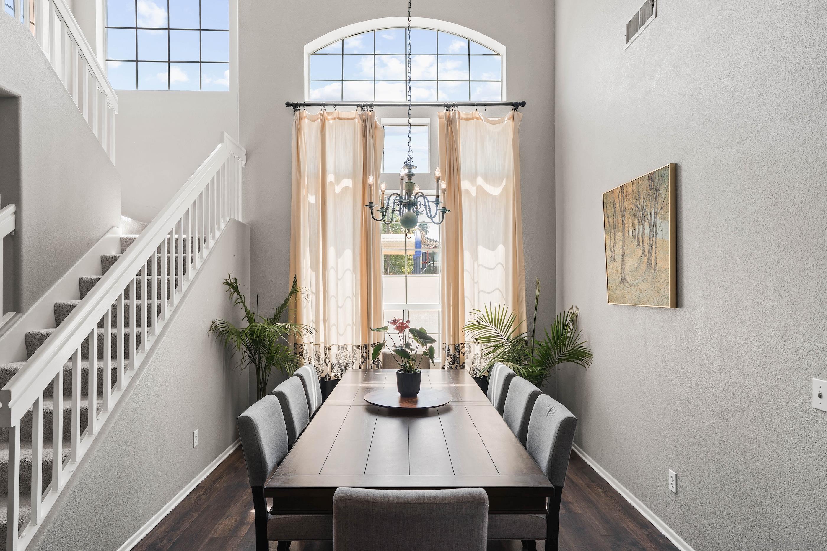 Detail Gallery Image 2 of 37 For 1593  Avenida Guillermo, Oceanside,  CA 92056 - 4 Beds | 3 Baths