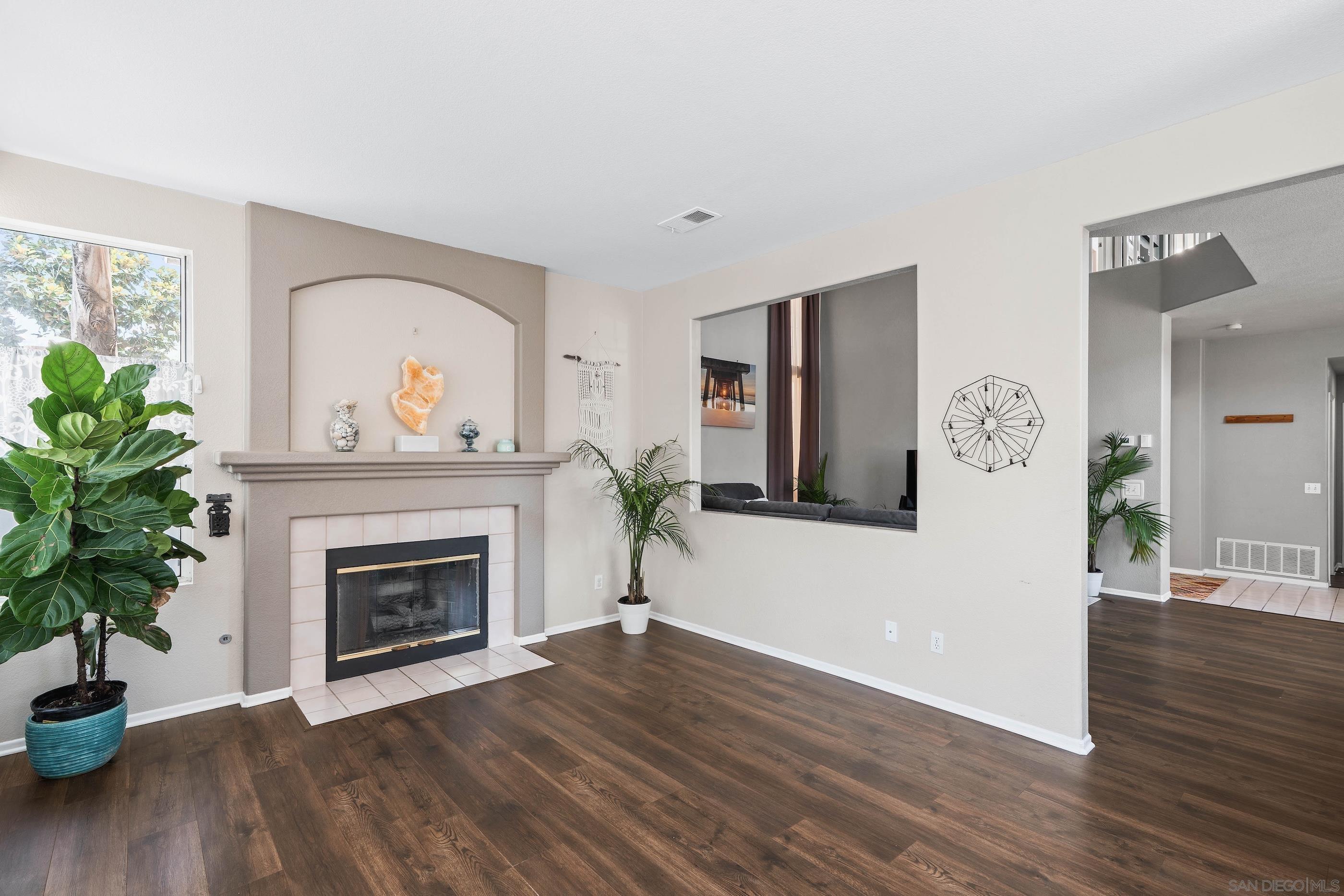 Detail Gallery Image 13 of 37 For 1593  Avenida Guillermo, Oceanside,  CA 92056 - 4 Beds | 3 Baths