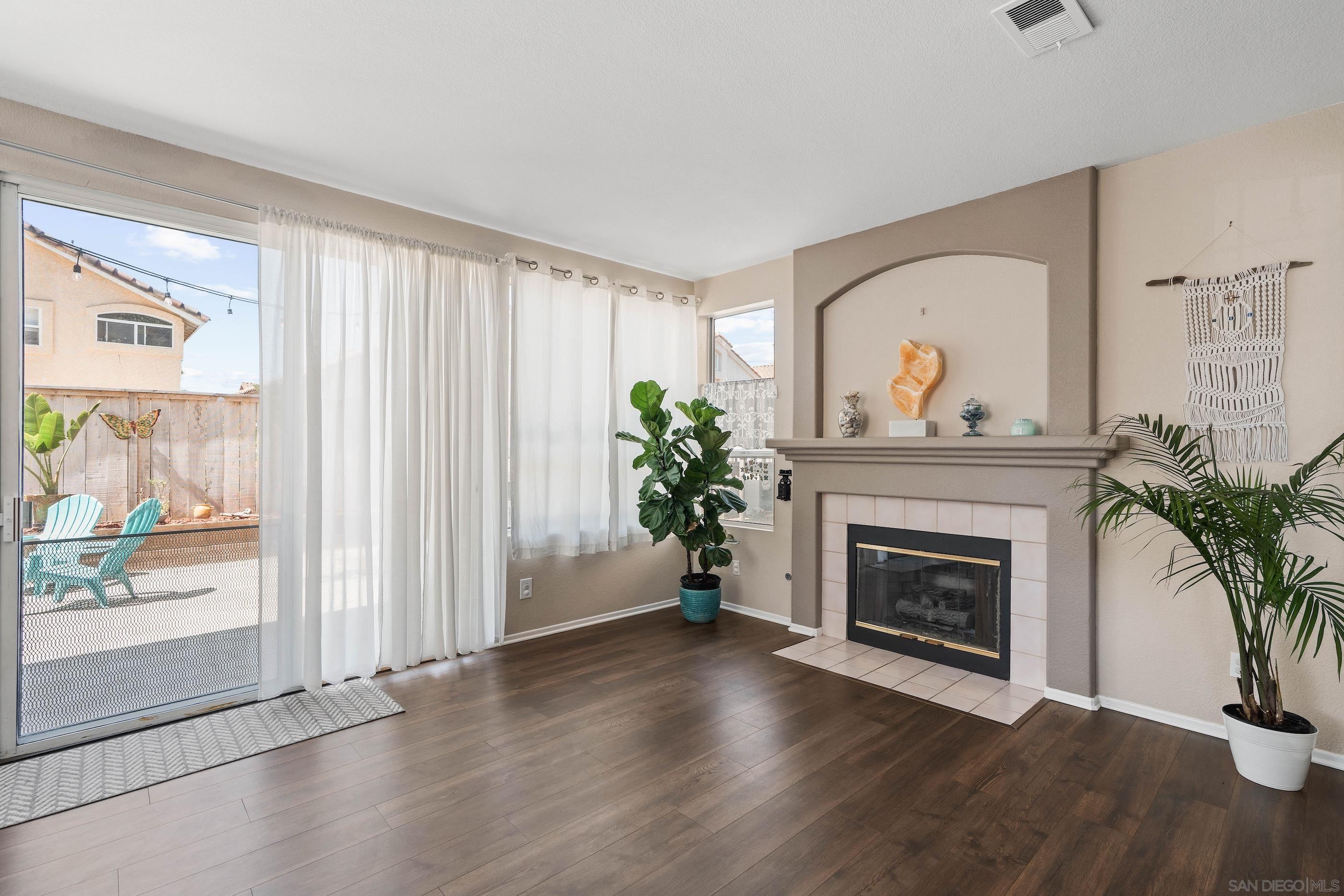 Detail Gallery Image 5 of 37 For 1593  Avenida Guillermo, Oceanside,  CA 92056 - 4 Beds | 3 Baths