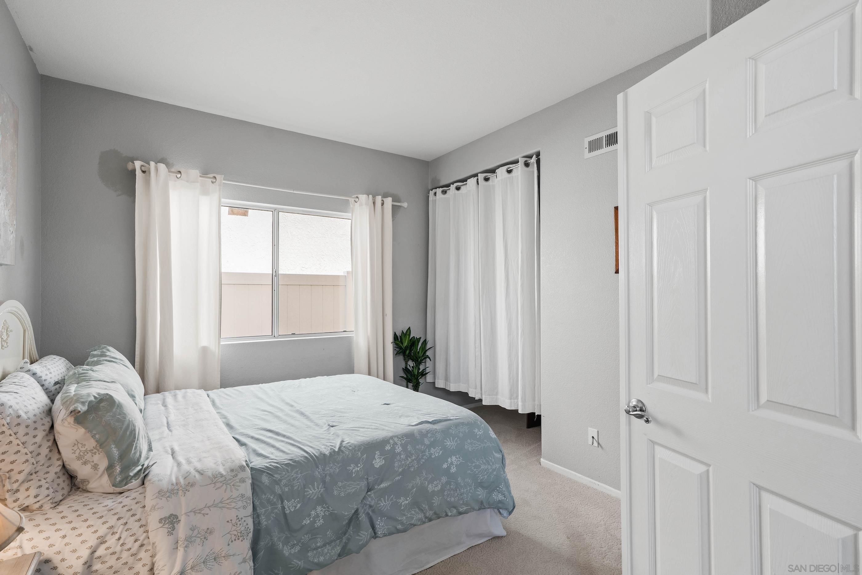 Detail Gallery Image 9 of 37 For 1593  Avenida Guillermo, Oceanside,  CA 92056 - 4 Beds | 3 Baths