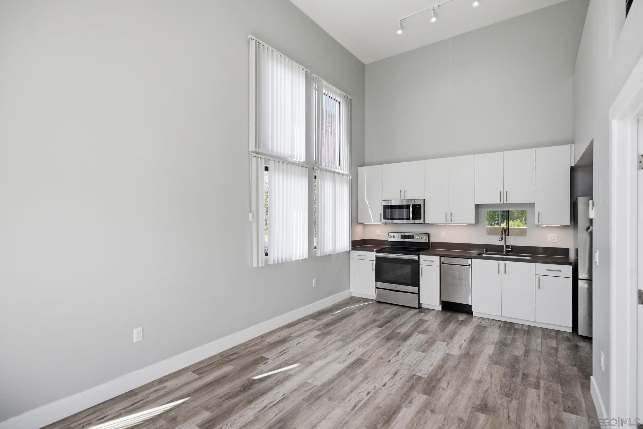 Detail Gallery Image 17 of 18 For 8465  Broadway, Lemon Grove,  CA 91945 - – Beds | – Baths