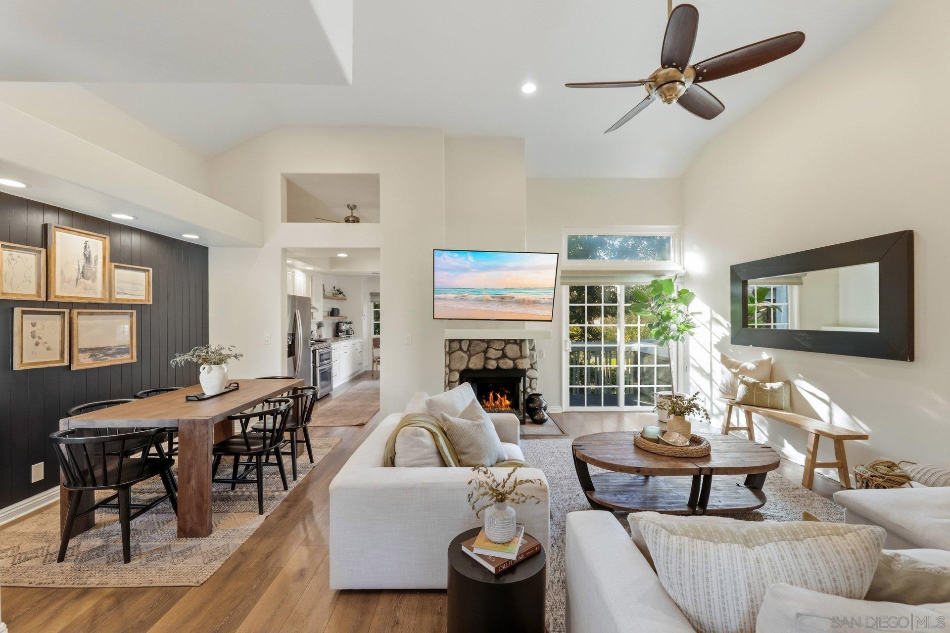 Detail Gallery Image 2 of 36 For 20321  Tidepool Cir  #205,  Huntington Beach,  CA 92646 - 2 Beds | 2 Baths