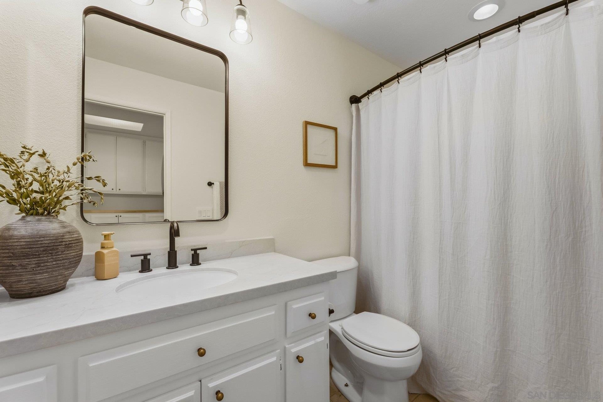 Detail Gallery Image 21 of 36 For 20321  Tidepool Cir  #205,  Huntington Beach,  CA 92646 - 2 Beds | 2 Baths