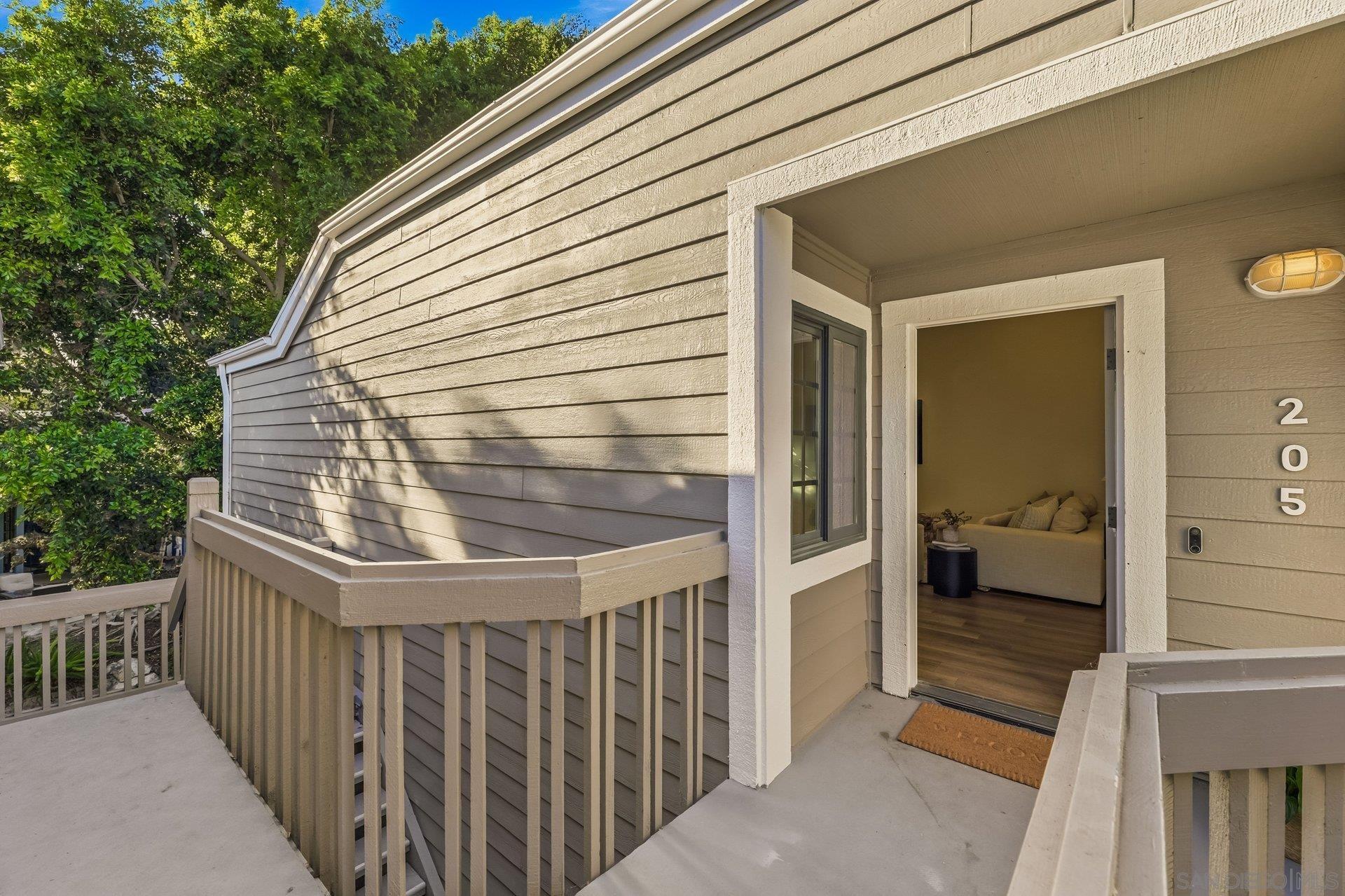 Detail Gallery Image 6 of 36 For 20321  Tidepool Cir  #205,  Huntington Beach,  CA 92646 - 2 Beds | 2 Baths