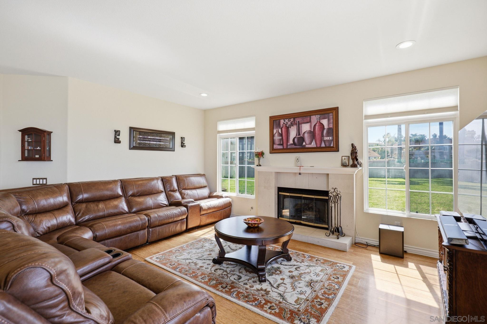 Detail Gallery Image 18 of 41 For 454  Acero Pl, Chula Vista,  CA 91910 - 5 Beds | 3 Baths