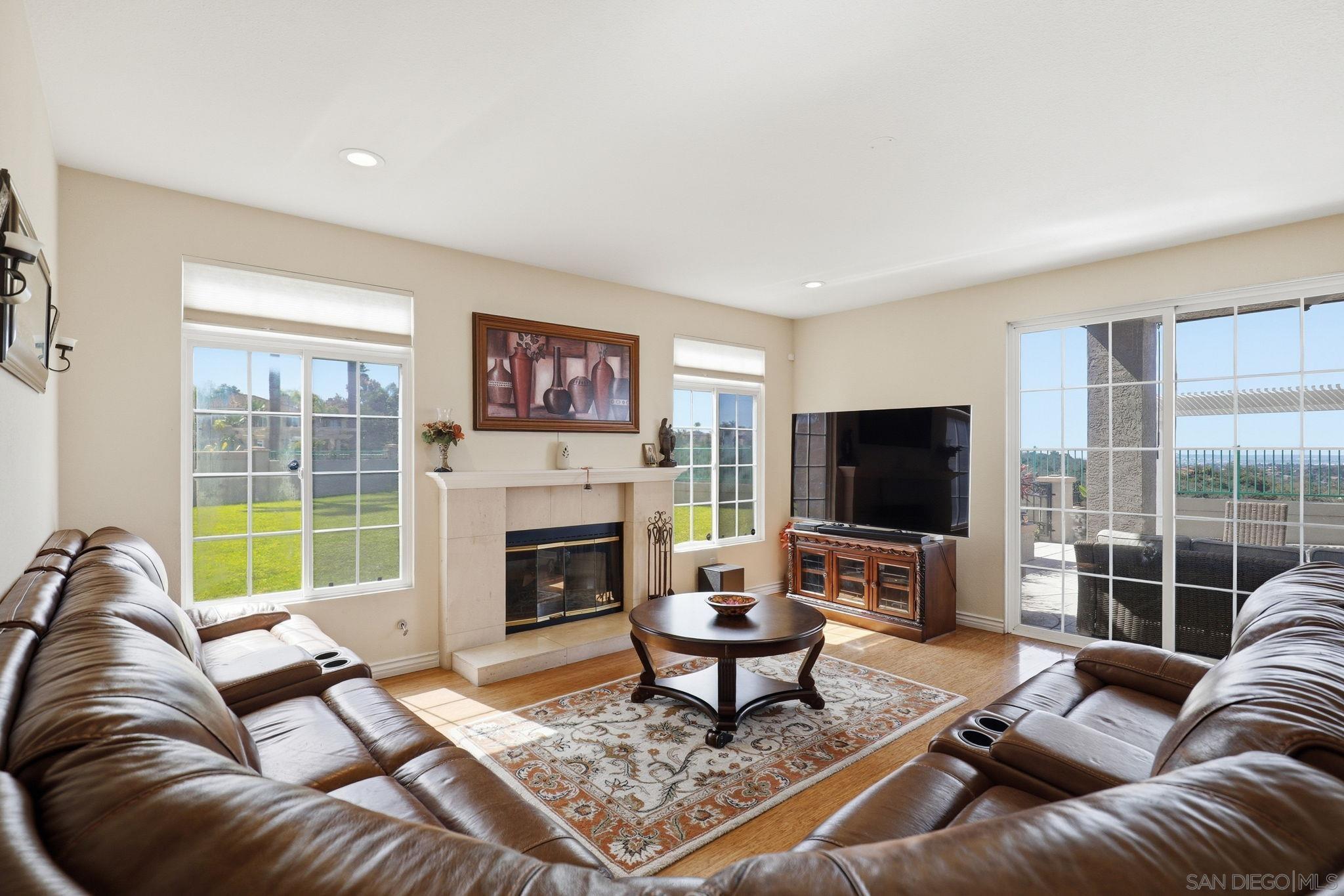 Detail Gallery Image 19 of 41 For 454  Acero Pl, Chula Vista,  CA 91910 - 5 Beds | 3 Baths