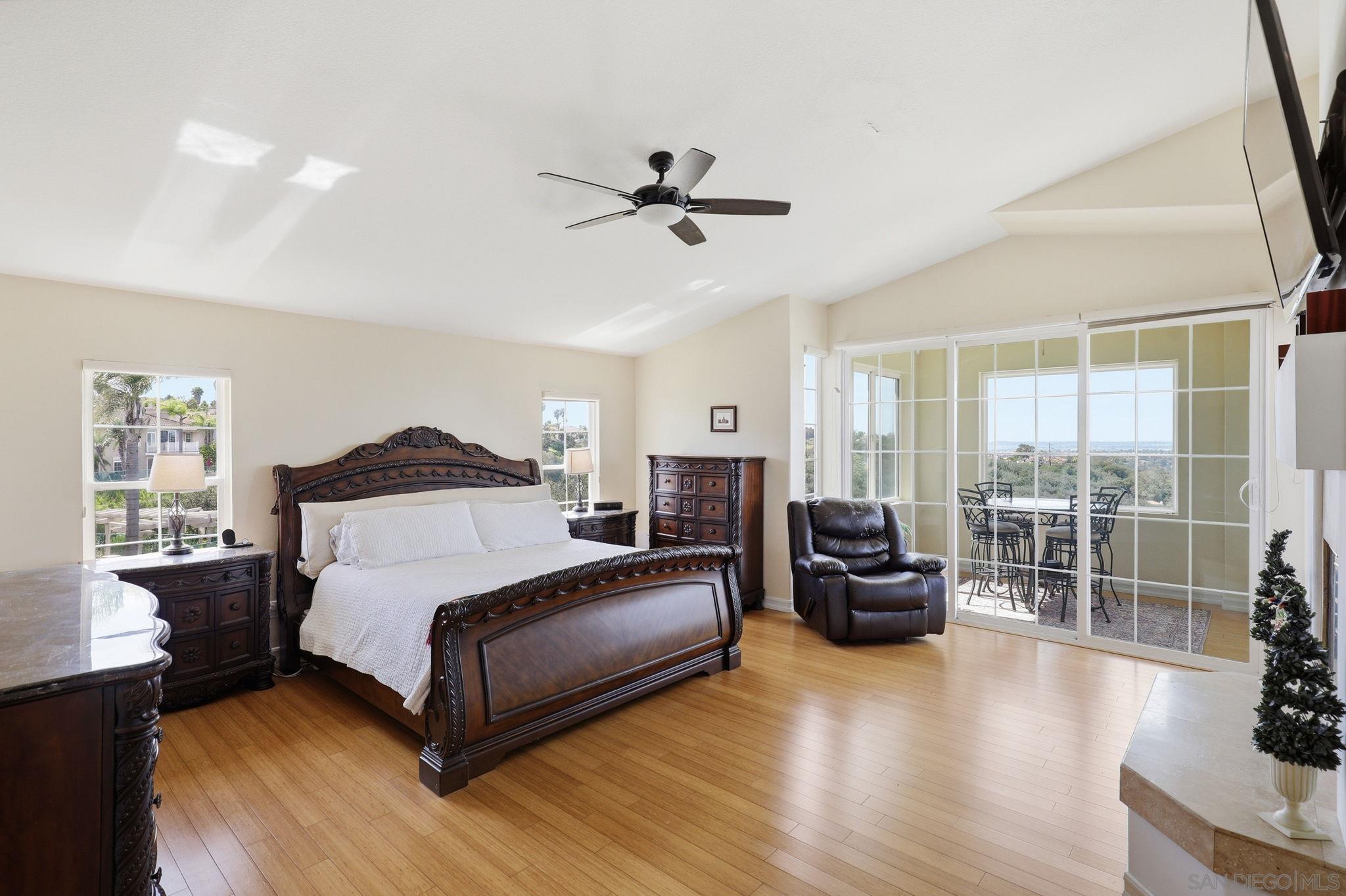 Detail Gallery Image 7 of 41 For 454  Acero Pl, Chula Vista,  CA 91910 - 5 Beds | 3 Baths