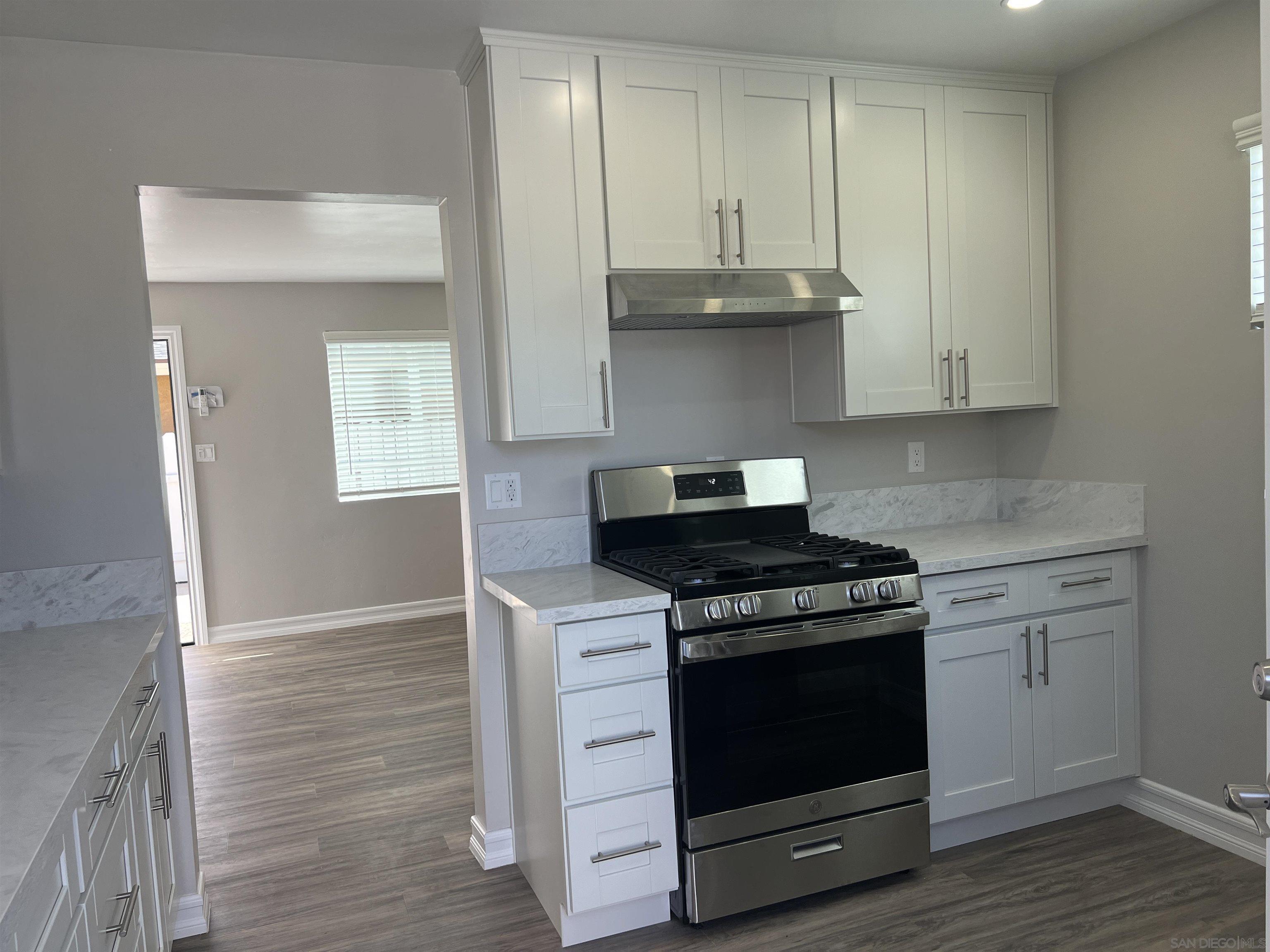 Detail Gallery Image 2 of 7 For 122  Jefferson Ave., Chula Vista,  CA 91910 - 2 Beds | 1 Baths