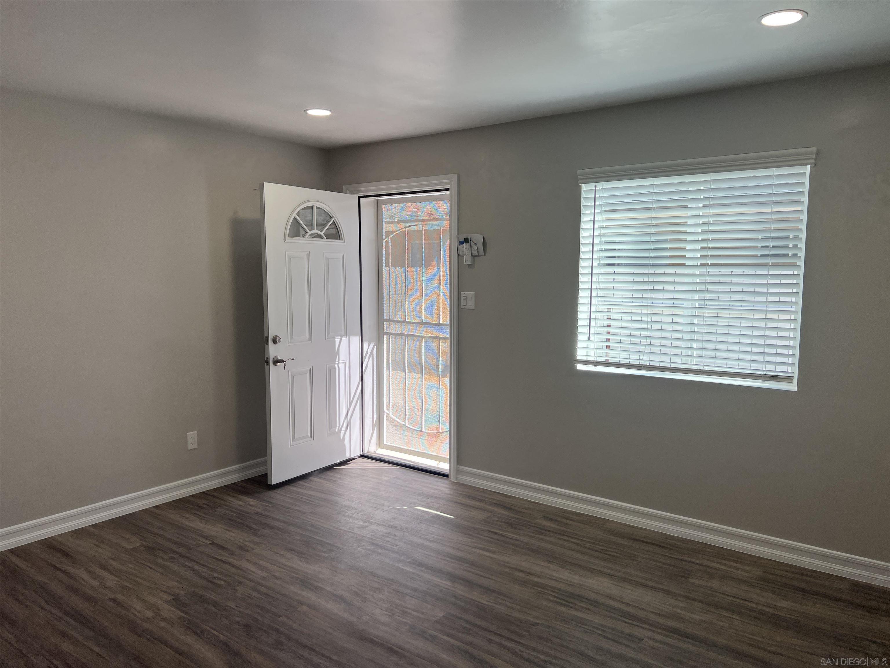 Detail Gallery Image 5 of 7 For 122  Jefferson Ave., Chula Vista,  CA 91910 - 2 Beds | 1 Baths