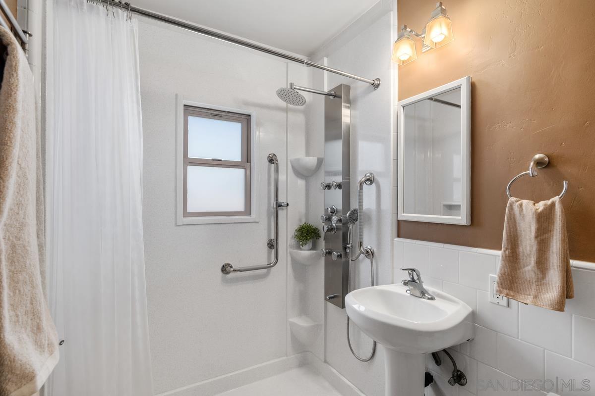 Detail Gallery Image 11 of 25 For 1674-1676  Cable St, San Diego,  CA 92107 - – Beds | – Baths