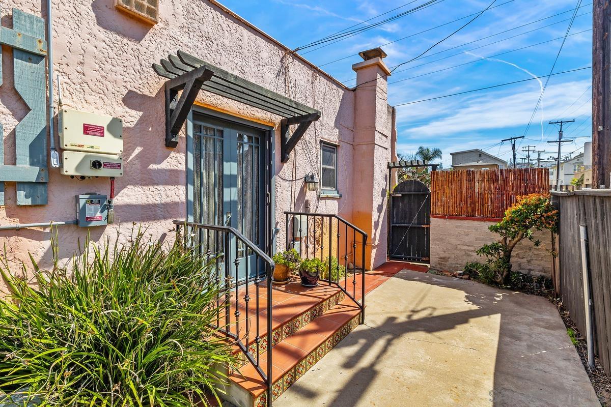 Detail Gallery Image 12 of 25 For 1674-1676  Cable St, San Diego,  CA 92107 - – Beds | – Baths