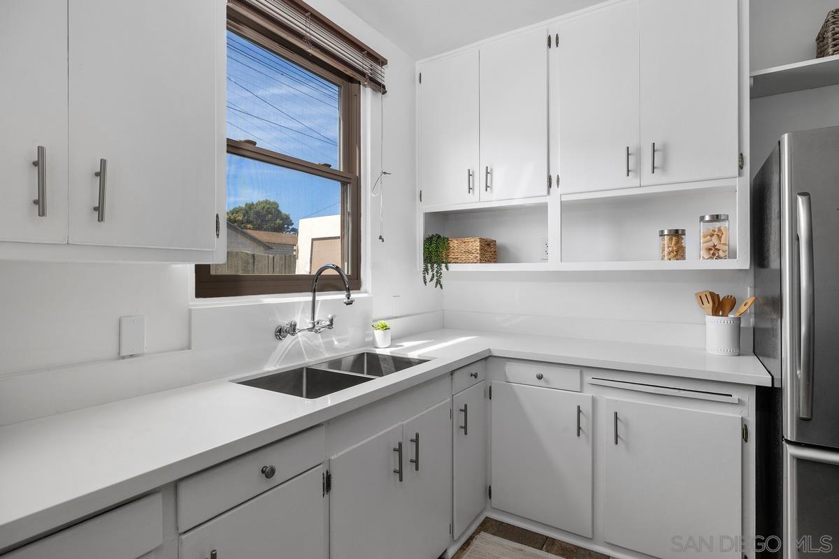 Detail Gallery Image 5 of 25 For 1674-1676  Cable St, San Diego,  CA 92107 - – Beds | – Baths