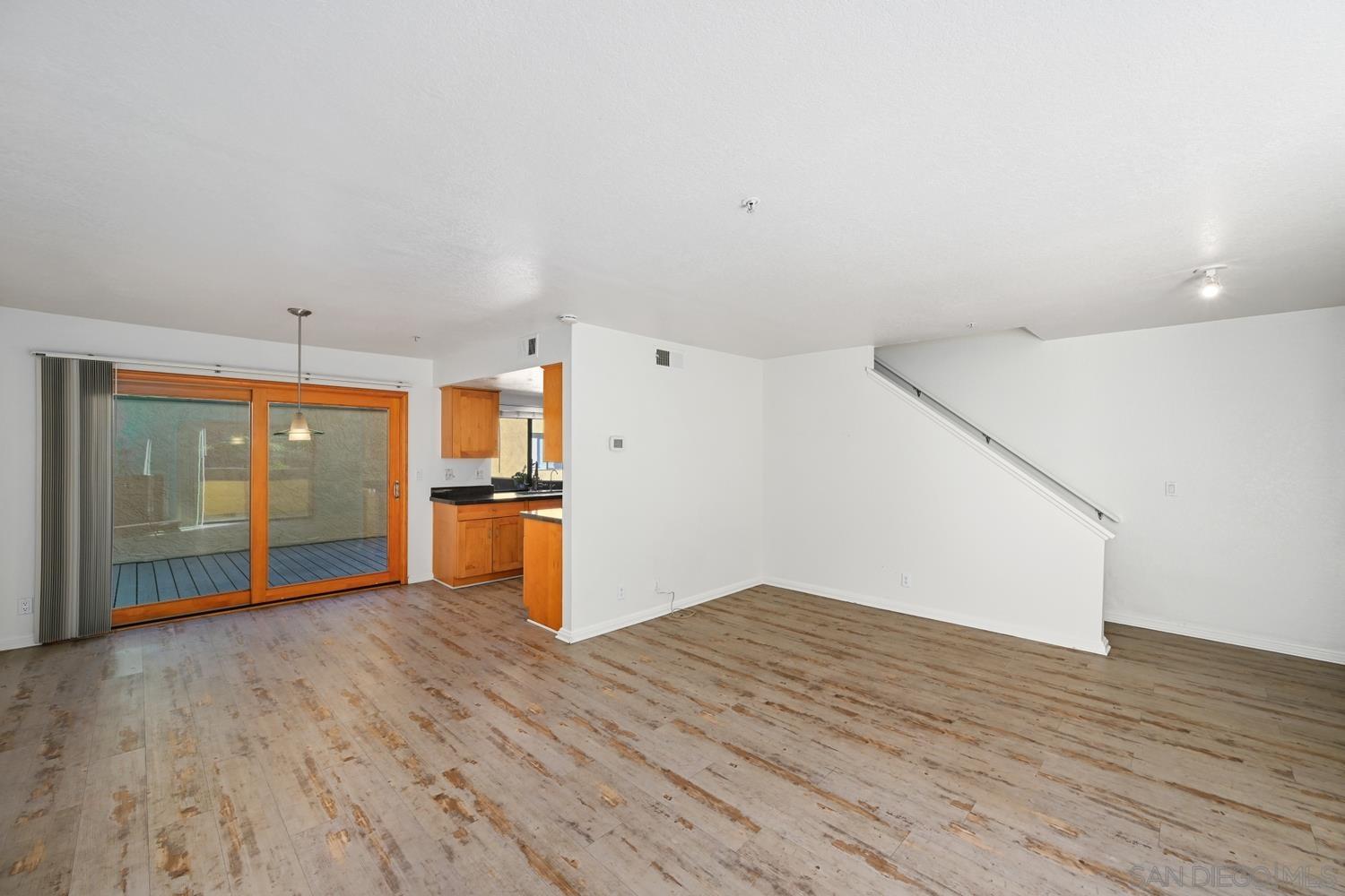 Detail Gallery Image 12 of 41 For 1680 N Coast Highway 101  #30,  Encinitas,  CA 92024 - 2 Beds | 2 Baths