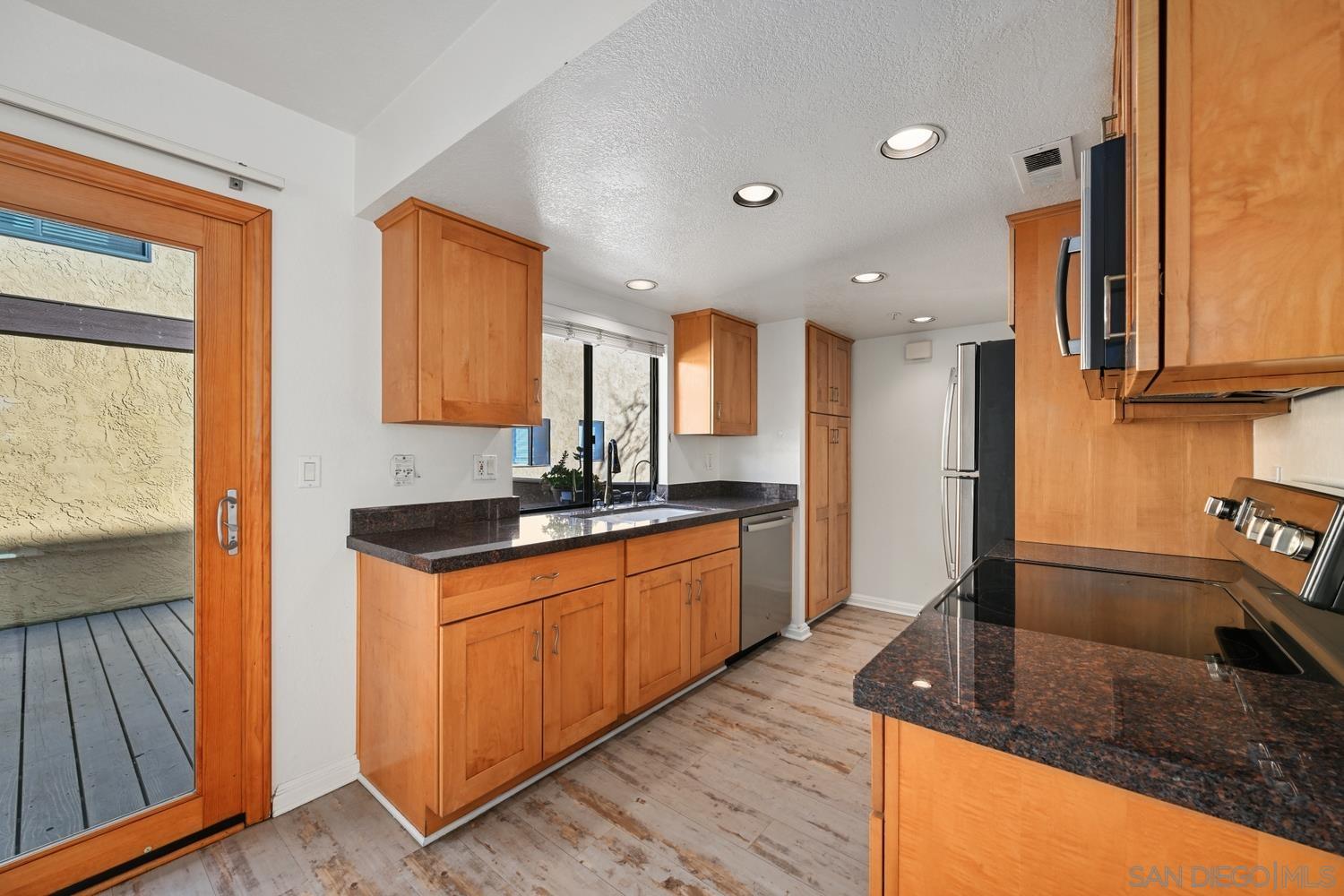 Detail Gallery Image 17 of 41 For 1680 N Coast Highway 101  #30,  Encinitas,  CA 92024 - 2 Beds | 2 Baths