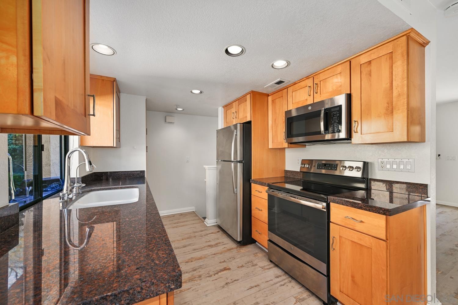 Detail Gallery Image 18 of 41 For 1680 N Coast Highway 101  #30,  Encinitas,  CA 92024 - 2 Beds | 2 Baths