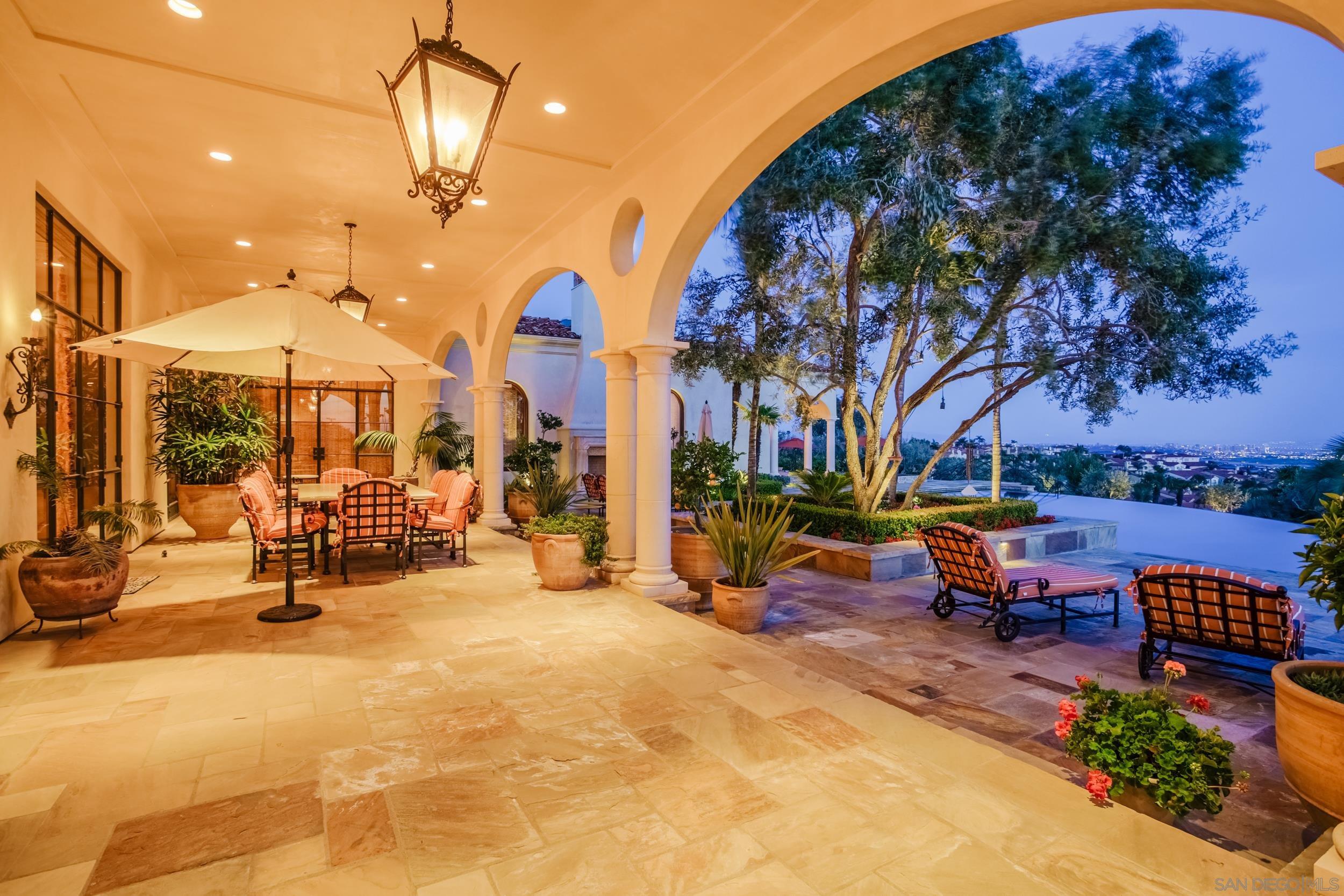 Detail Gallery Image 3 of 33 For 5806  Bucknell Ave, La Jolla,  CA 92037 - 4 Beds | 5/4 Baths