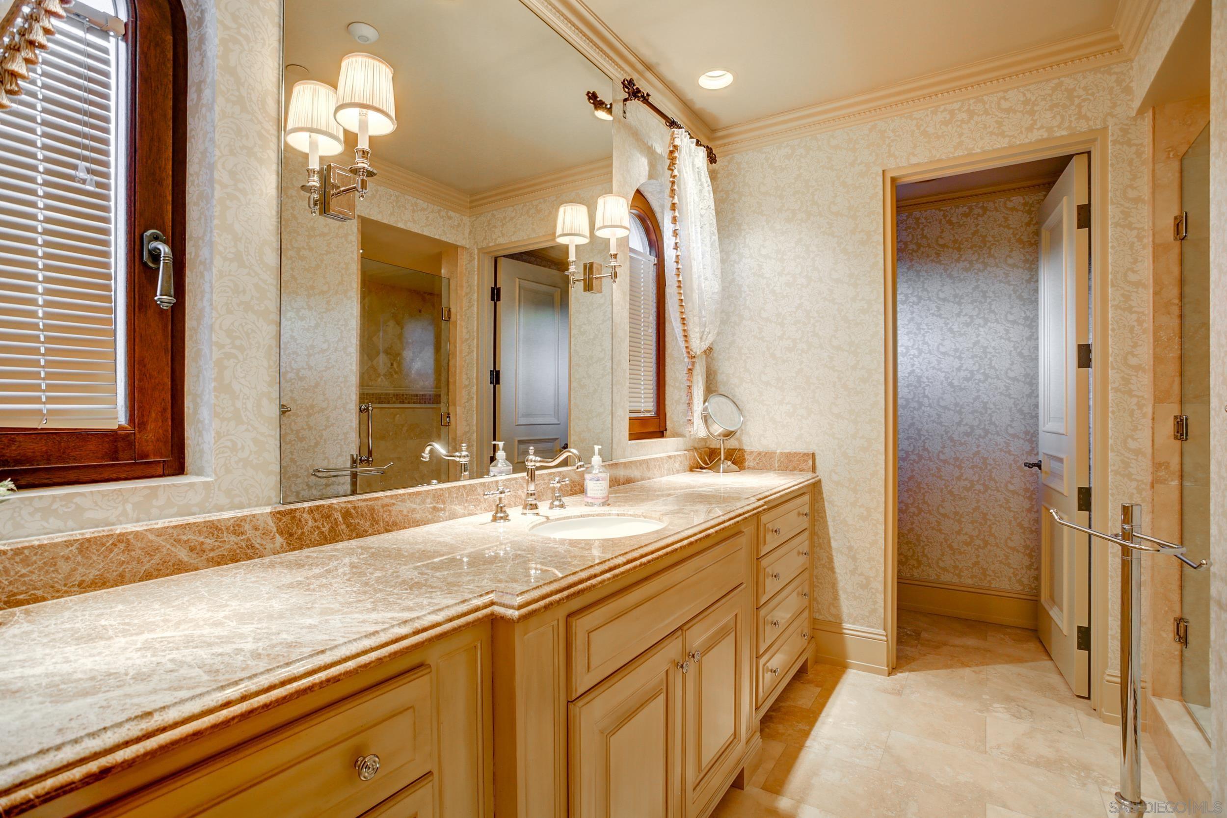 Detail Gallery Image 23 of 33 For 5806  Bucknell Ave, La Jolla,  CA 92037 - 4 Beds | 5/4 Baths