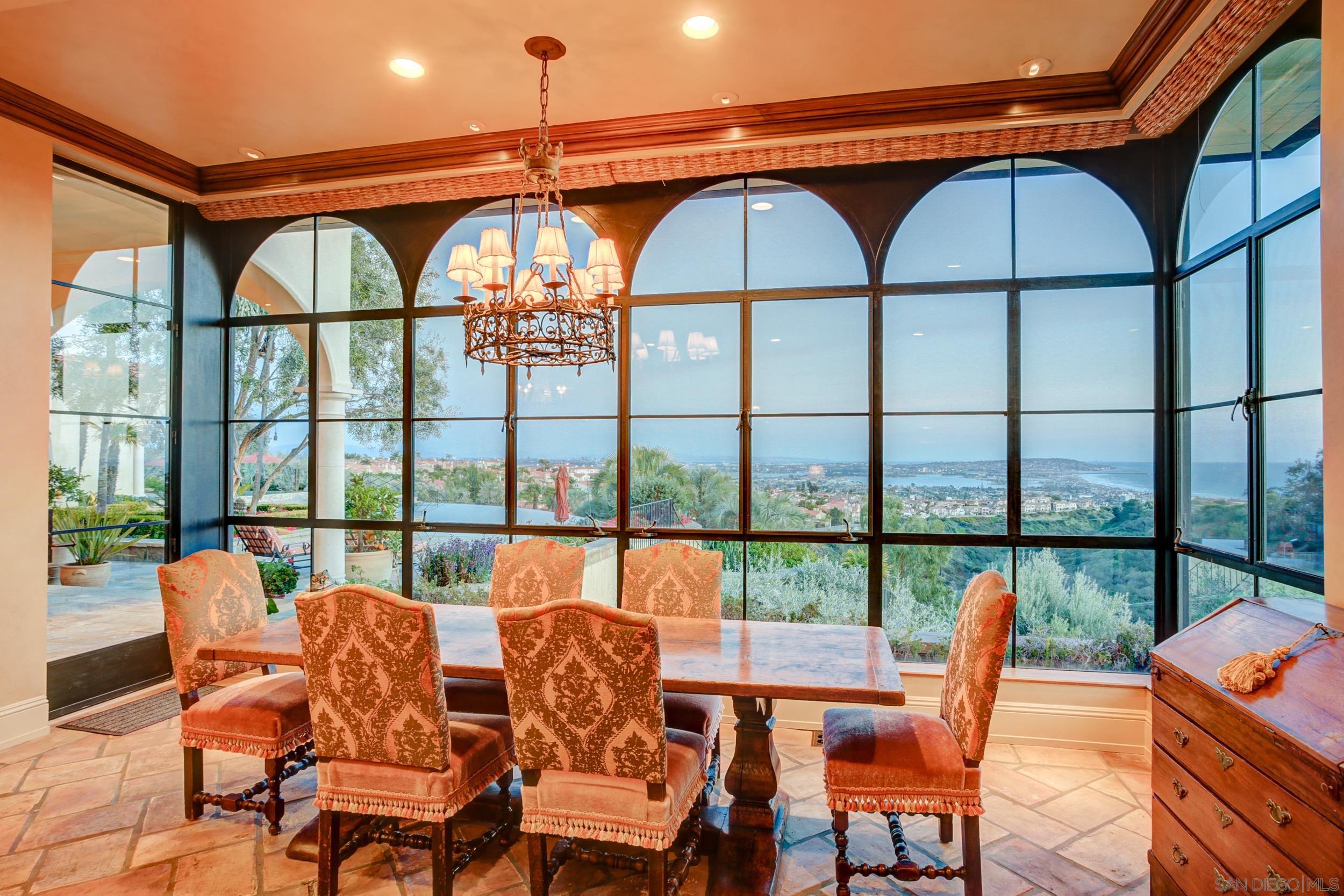 Detail Gallery Image 7 of 33 For 5806  Bucknell Ave, La Jolla,  CA 92037 - 4 Beds | 5/4 Baths