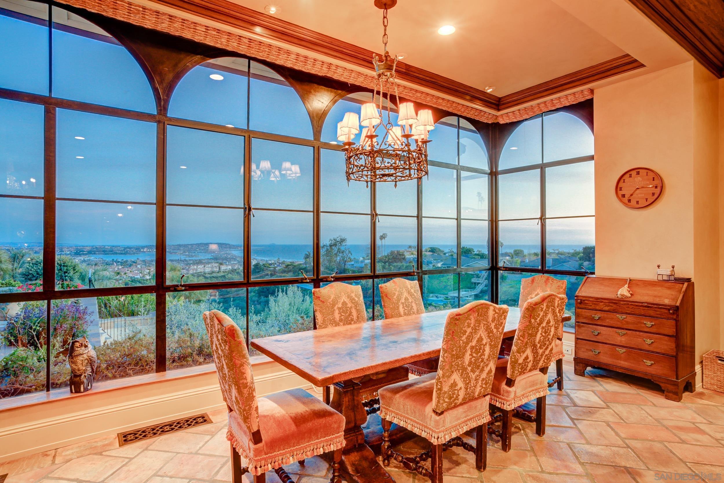 Detail Gallery Image 8 of 33 For 5806  Bucknell Ave, La Jolla,  CA 92037 - 4 Beds | 5/4 Baths