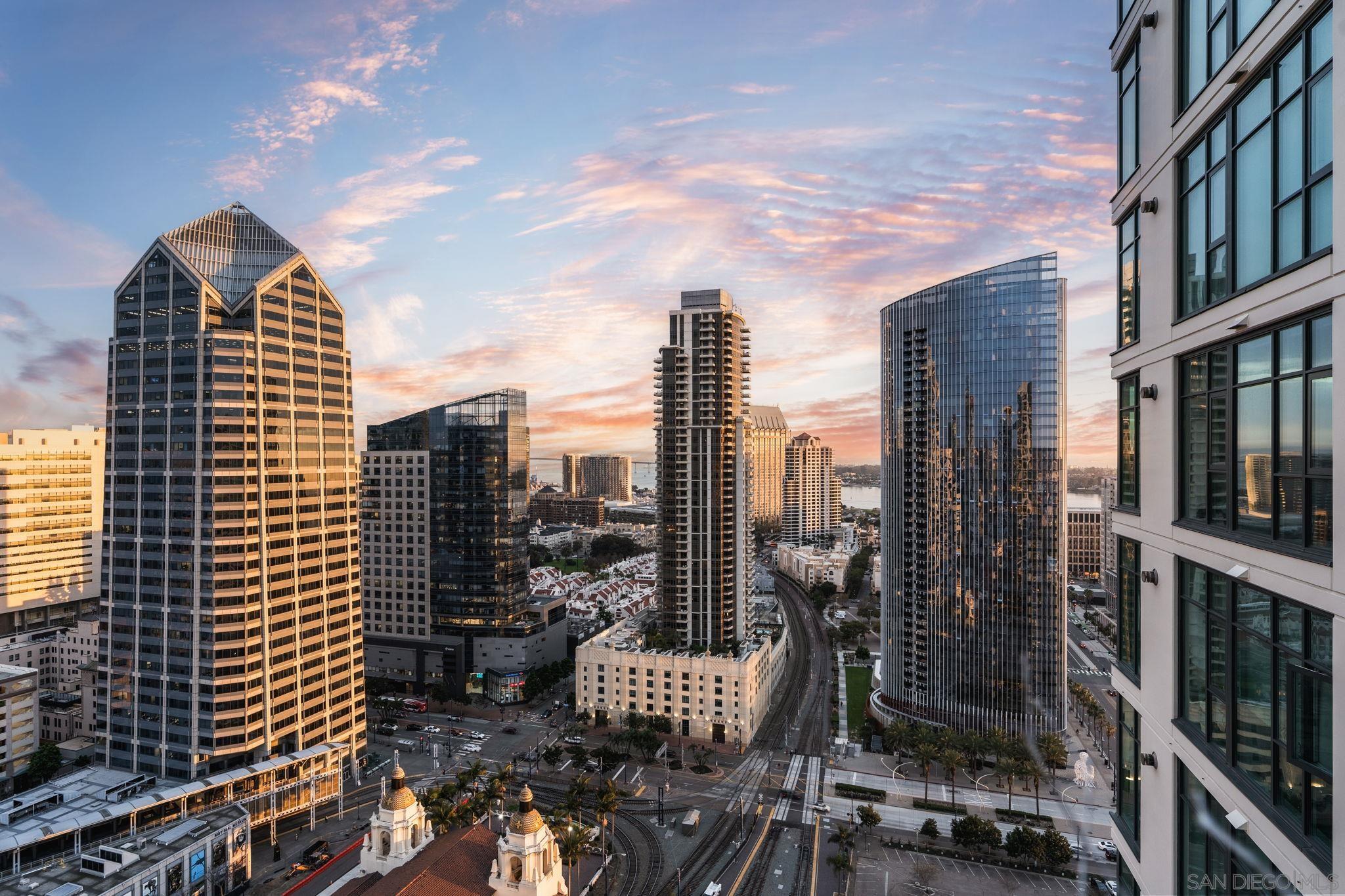 Detail Gallery Image 2 of 39 For 1199  Pacific Hwy  #2903,  San Diego,  CA 92101 - 1 Beds | 1/1 Baths