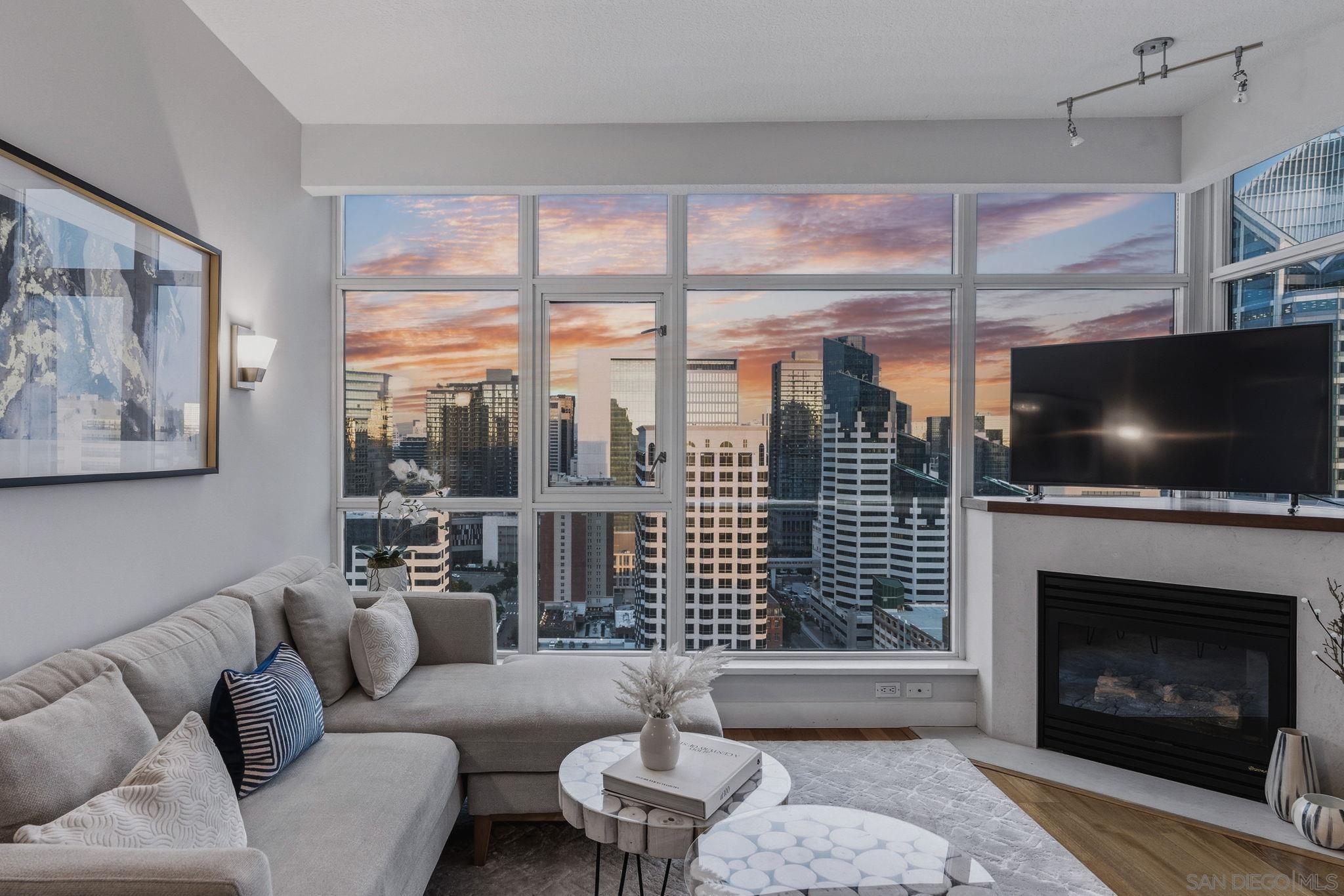 Detail Gallery Image 3 of 39 For 1199  Pacific Hwy  #2903,  San Diego,  CA 92101 - 1 Beds | 1/1 Baths