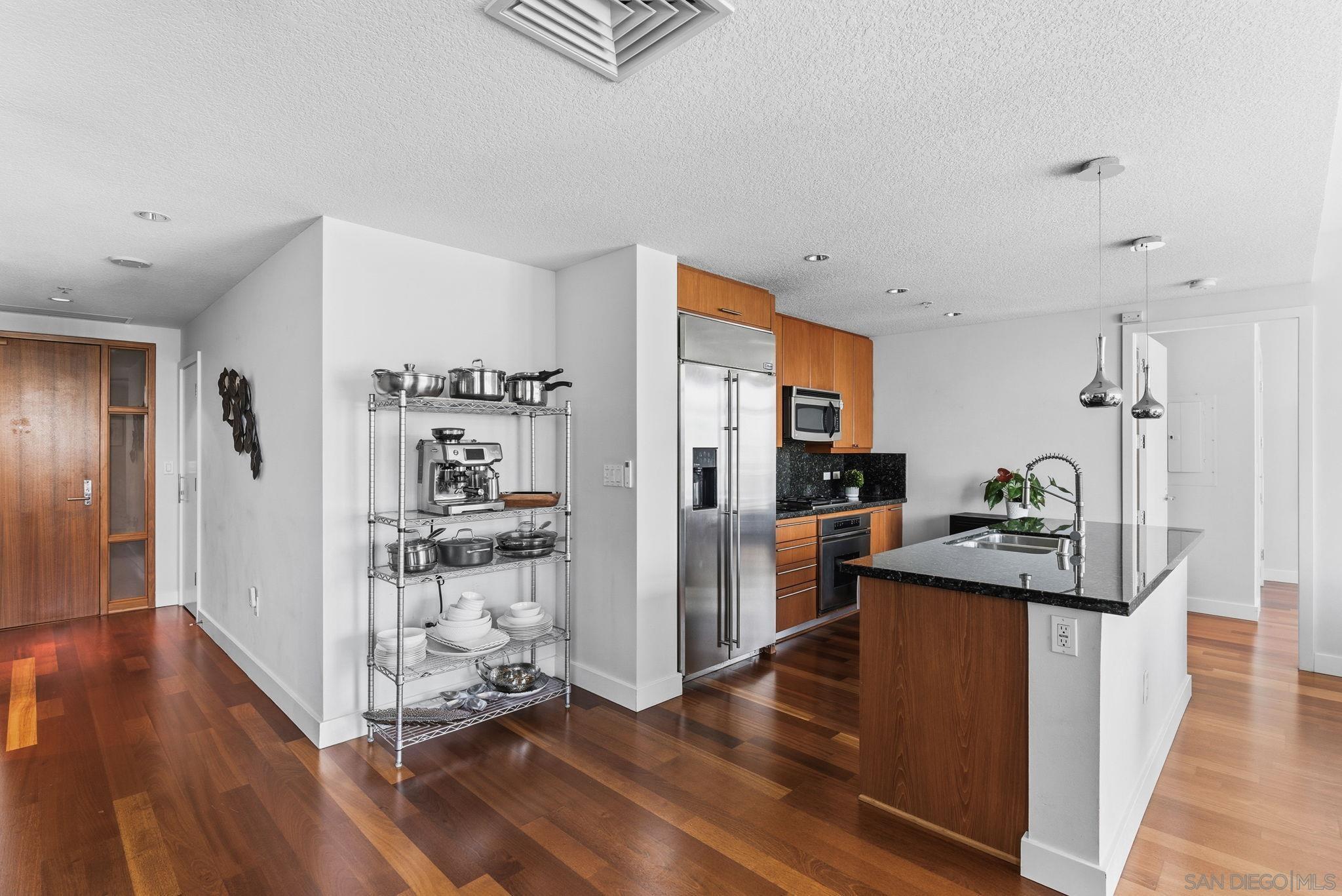 Detail Gallery Image 8 of 39 For 1199  Pacific Hwy  #2903,  San Diego,  CA 92101 - 1 Beds | 1/1 Baths