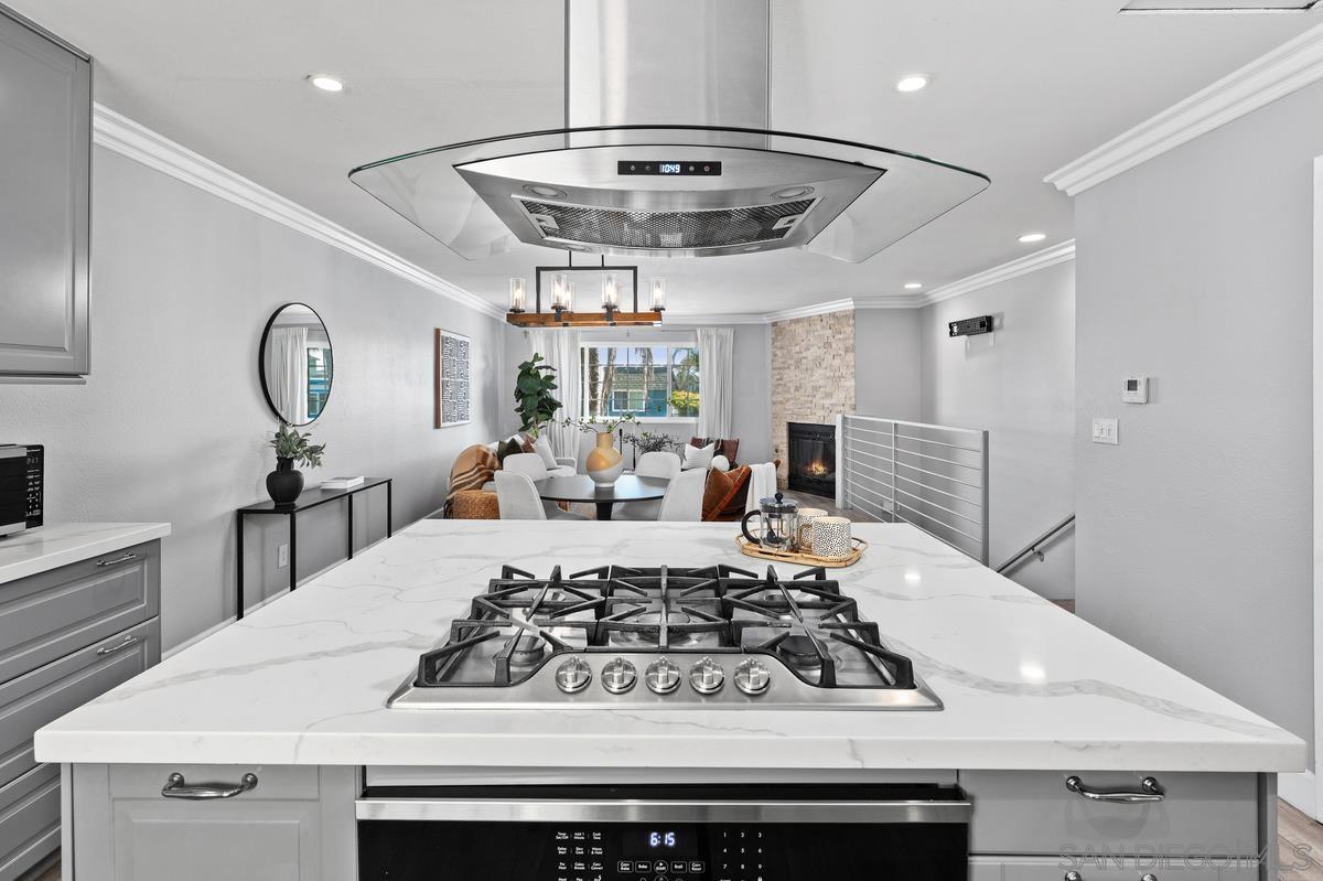 Detail Gallery Image 18 of 54 For 686  Seacoast Dr, Imperial Beach,  CA 91932 - 4 Beds | 2/2 Baths