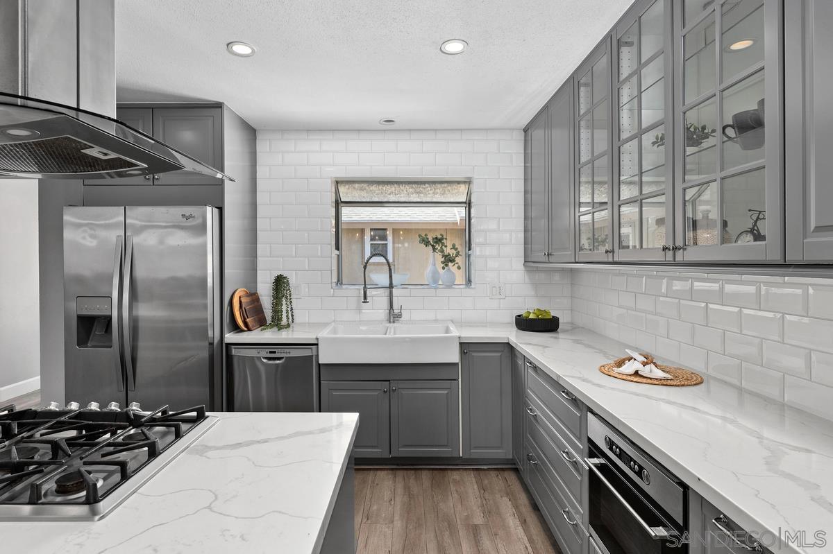 Detail Gallery Image 19 of 54 For 686  Seacoast Dr, Imperial Beach,  CA 91932 - 4 Beds | 2/2 Baths